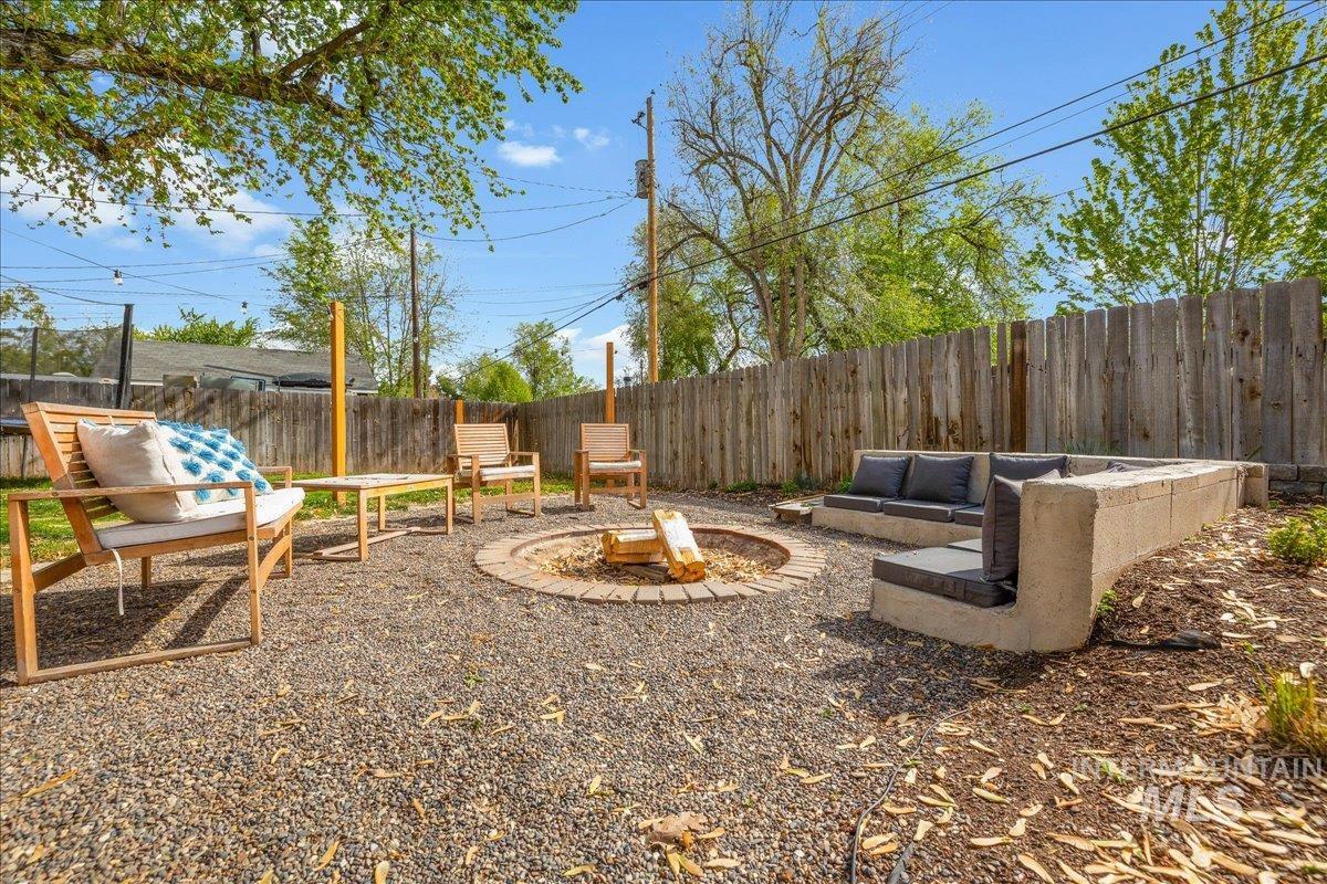 2116 S Pacific St Property Photo 32