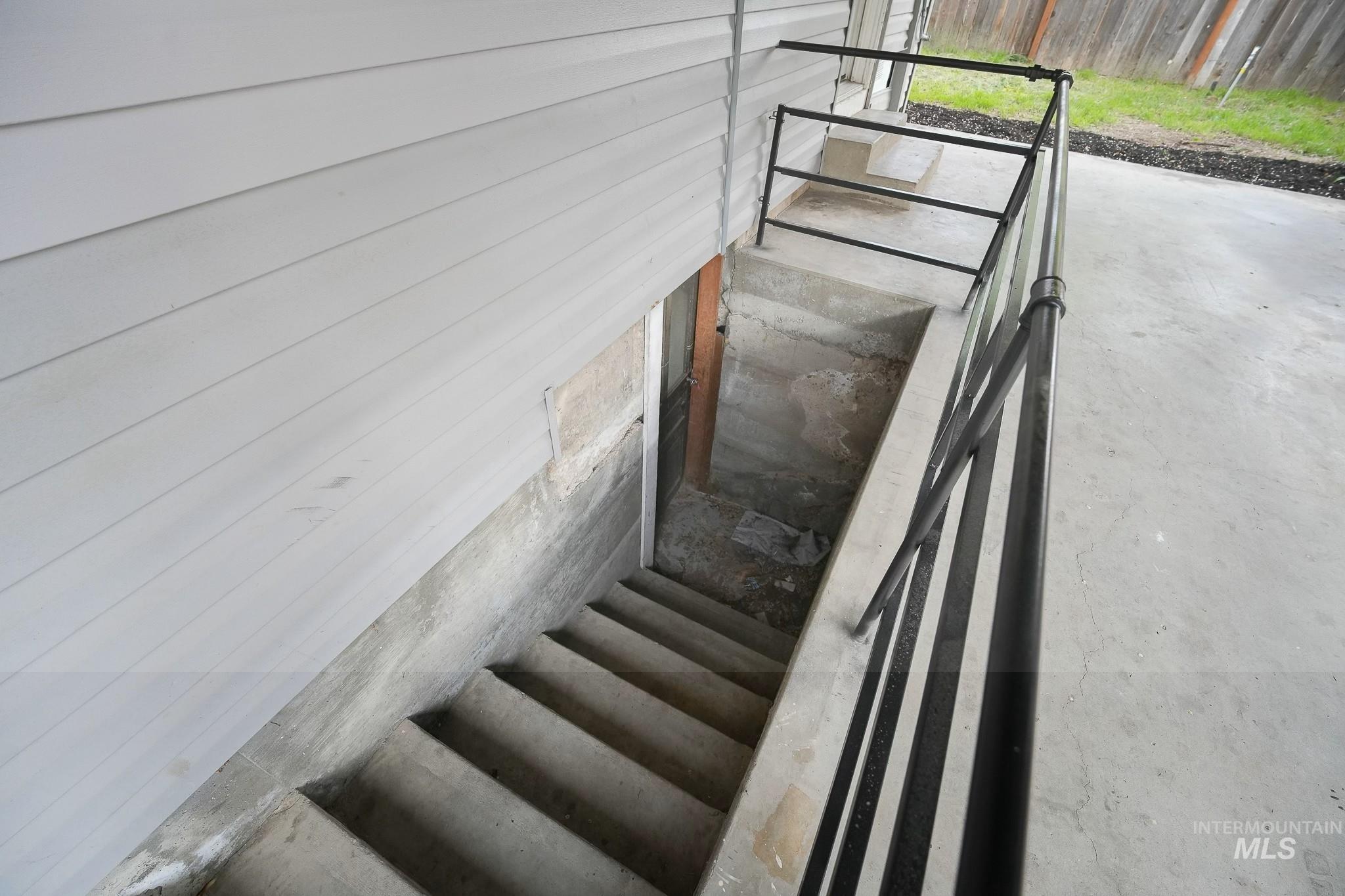 124 Maple St Property Photo 12