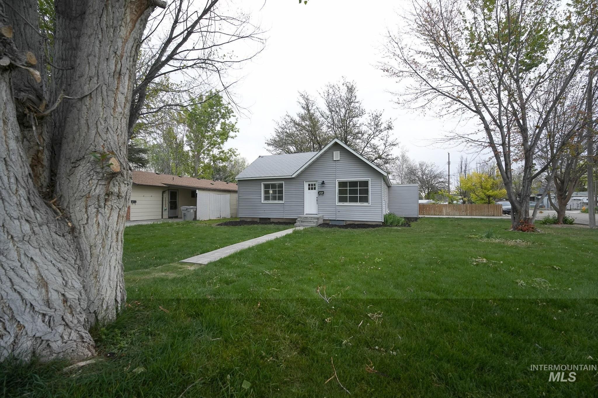 124 Maple St Property Photo 17