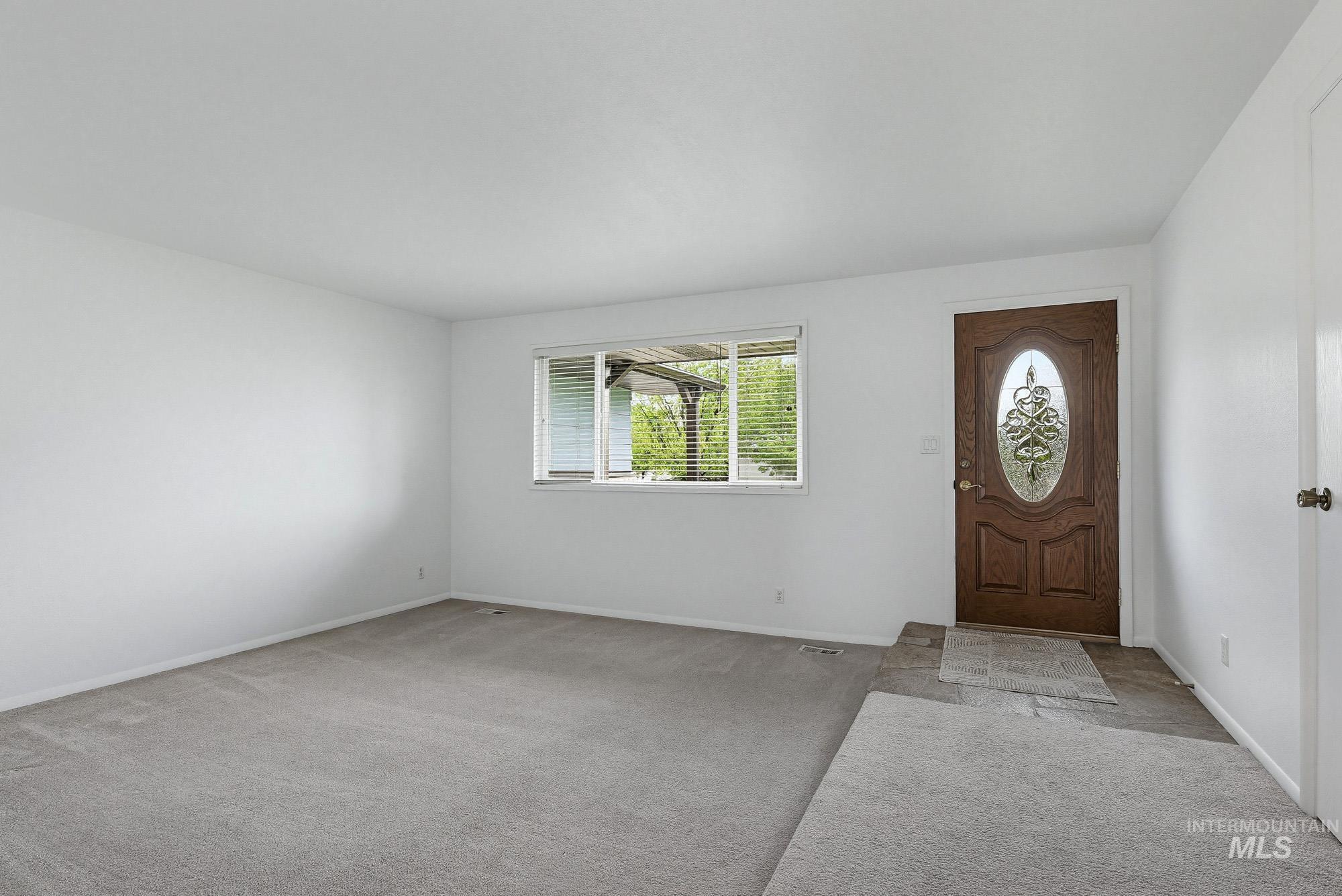 3555 S Beverly St Property Photo 7