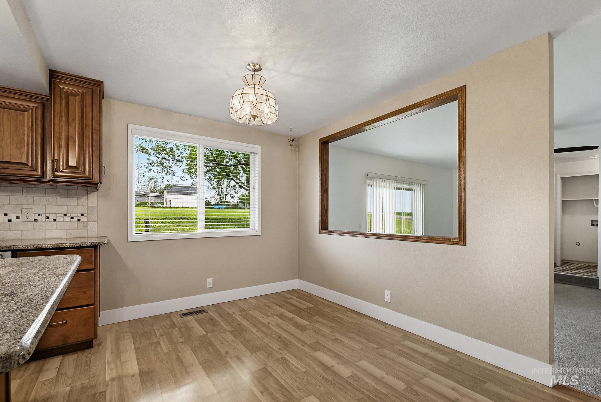 3555 S Beverly St Property Photo 13
