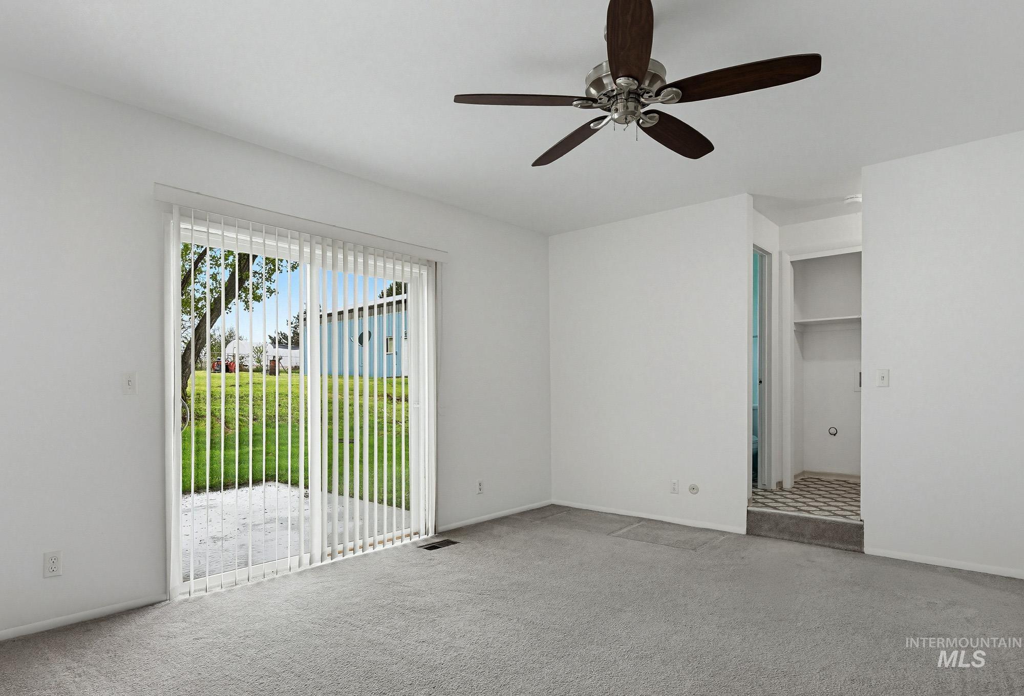 3555 S Beverly St Property Photo 14