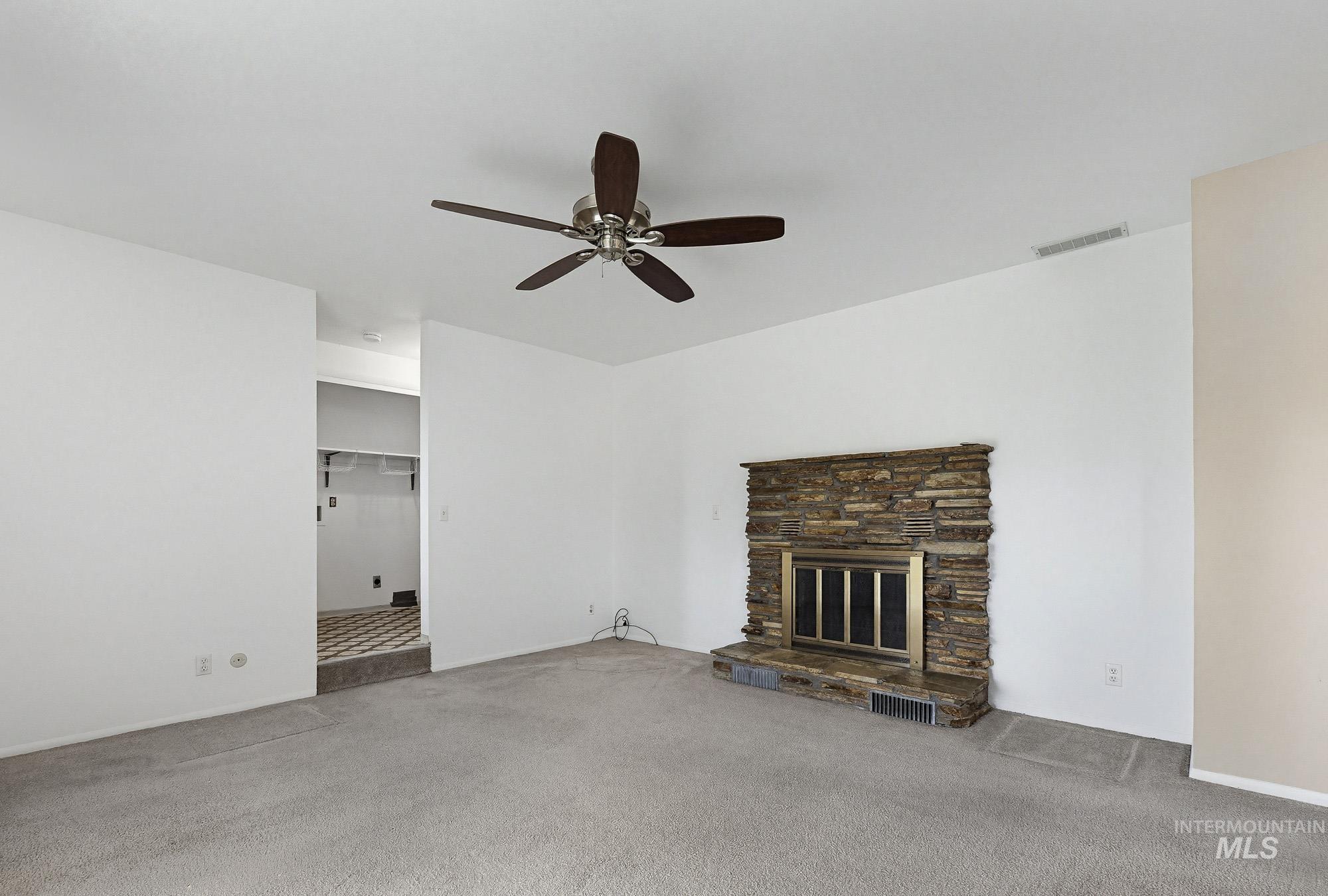 3555 S Beverly St Property Photo 15