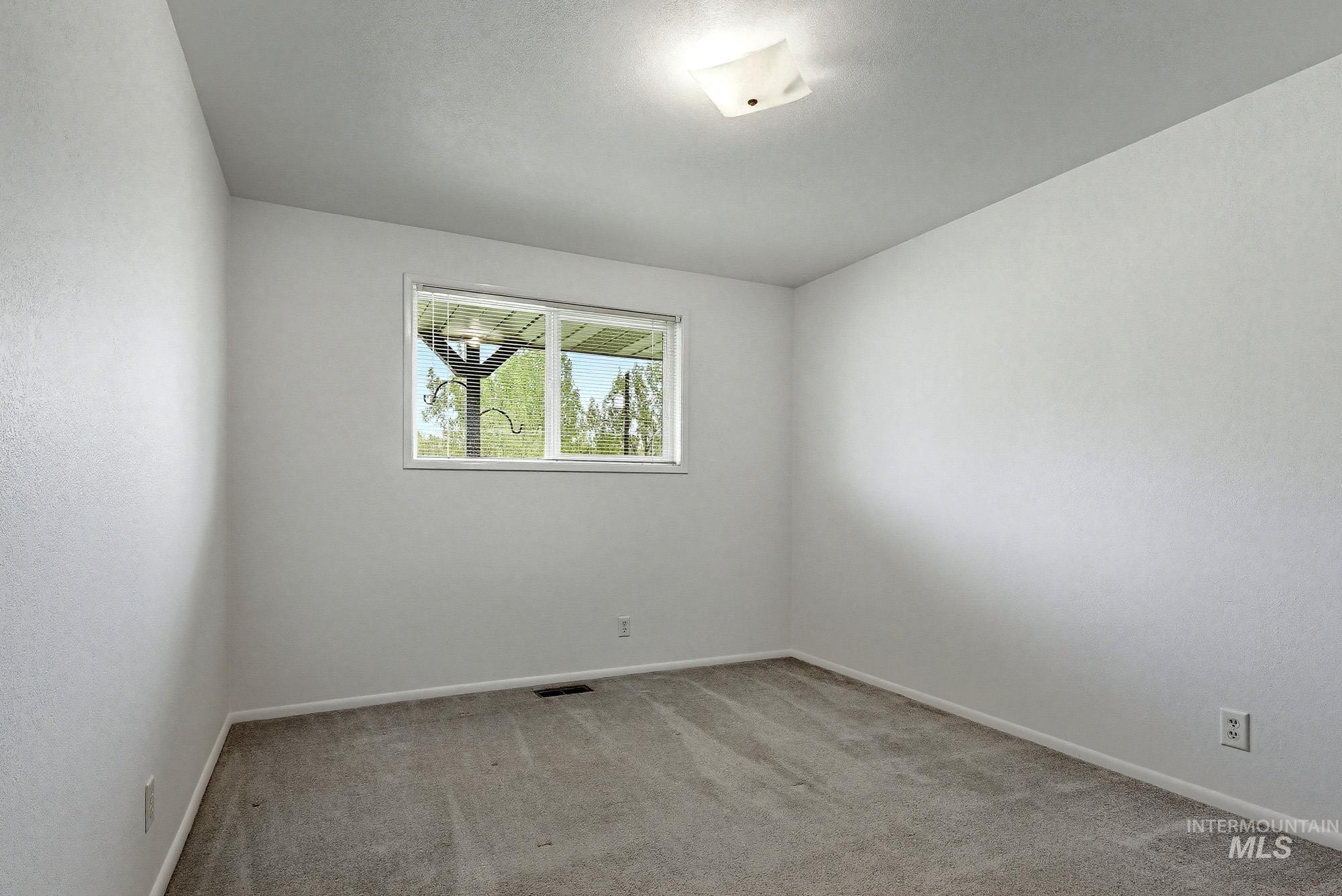 3555 S Beverly St Property Photo 23