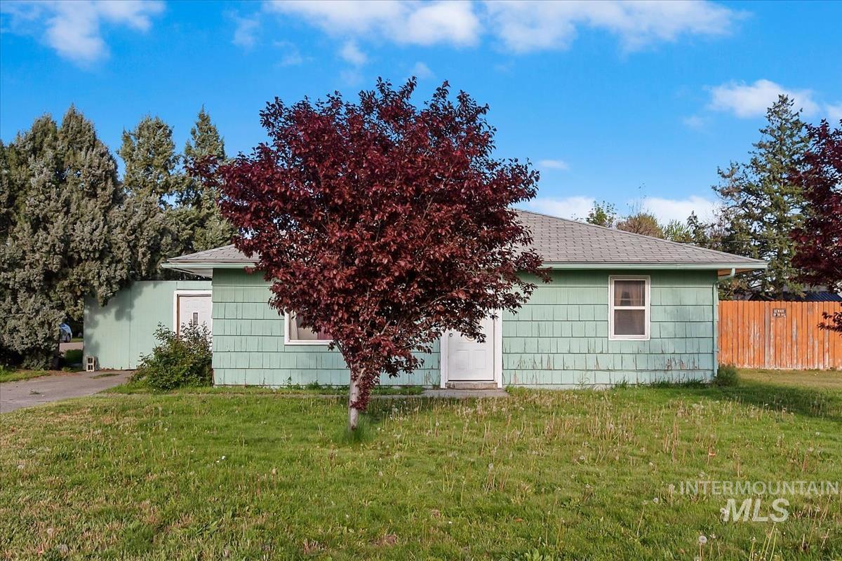 404 S Whitley Dr Property Photo 1