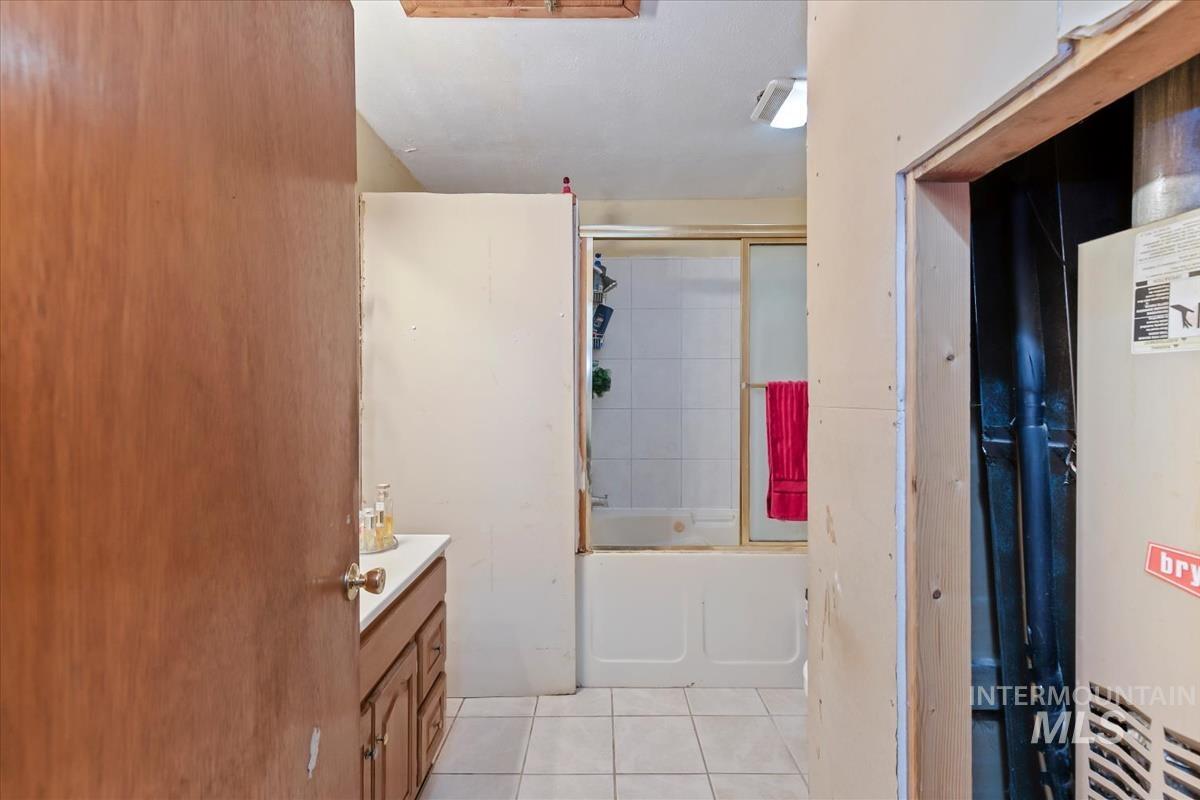 404 S Whitley Dr Property Photo 18