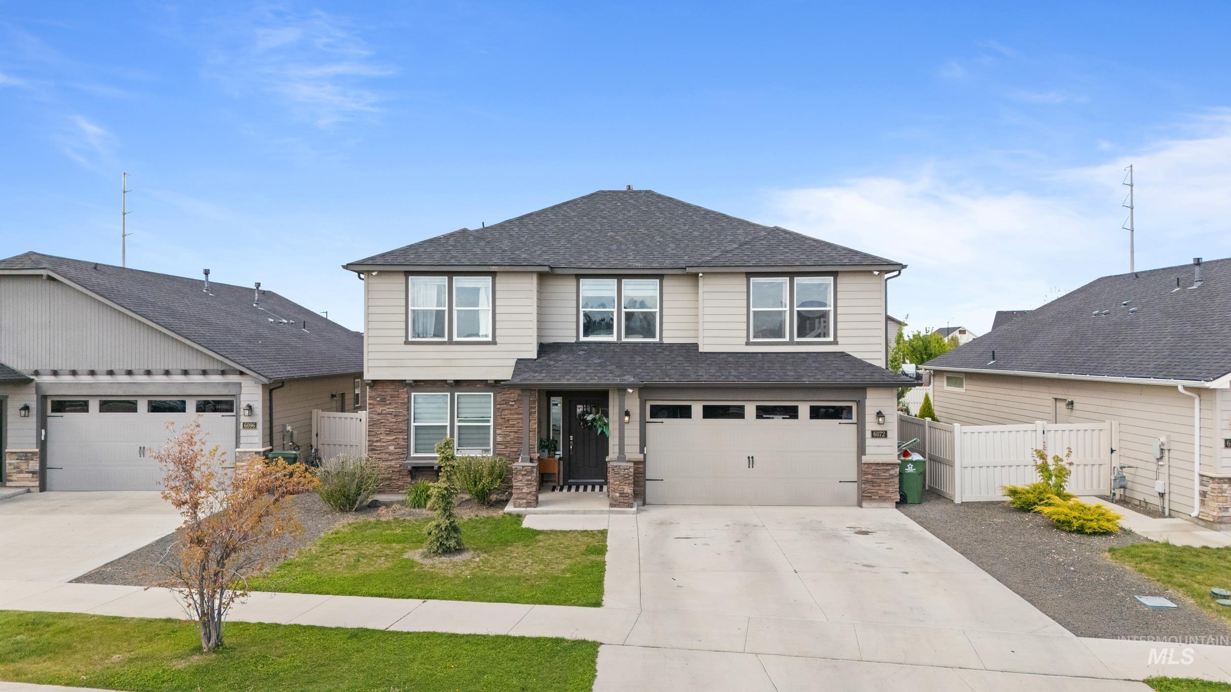 6072 W Quintale Dr Property Photo 1