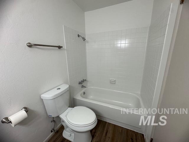 432 Meadows Lane Property Photo 5