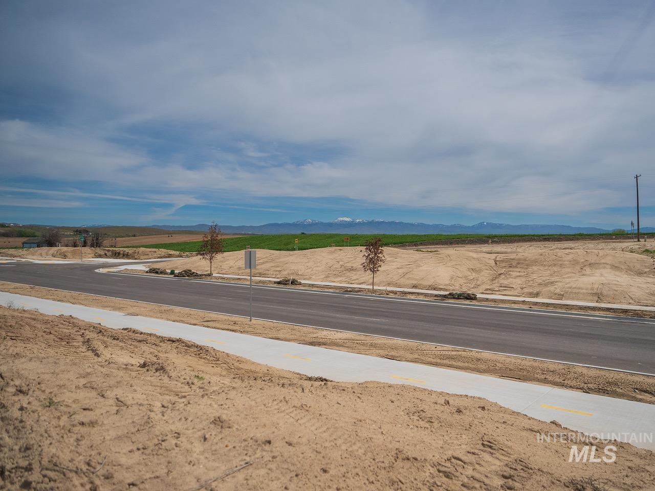 3802 N Templeton Way Property Photo 3