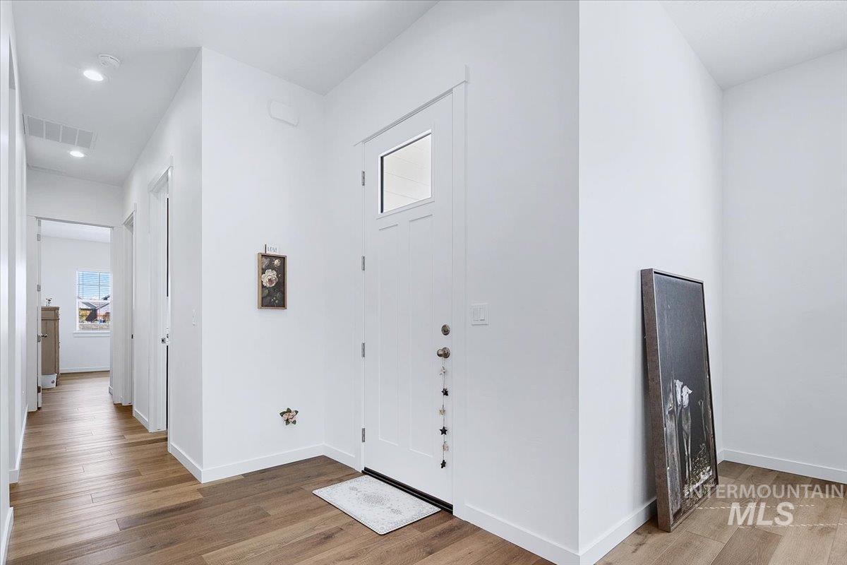 8651 W Stillmore St Property Photo 5