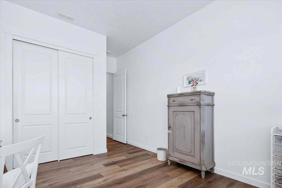 8651 W Stillmore St Property Photo 23