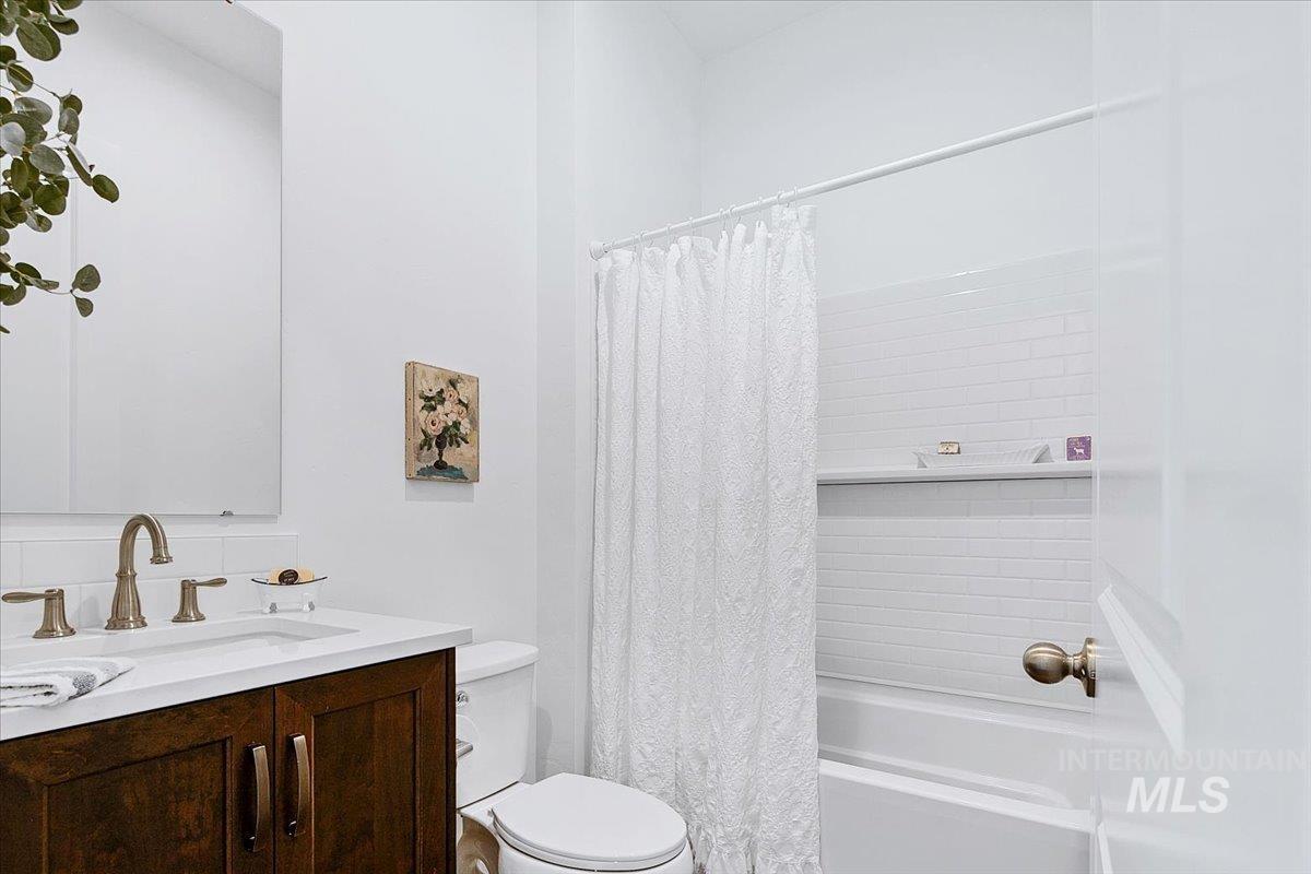 8651 W Stillmore St Property Photo 24