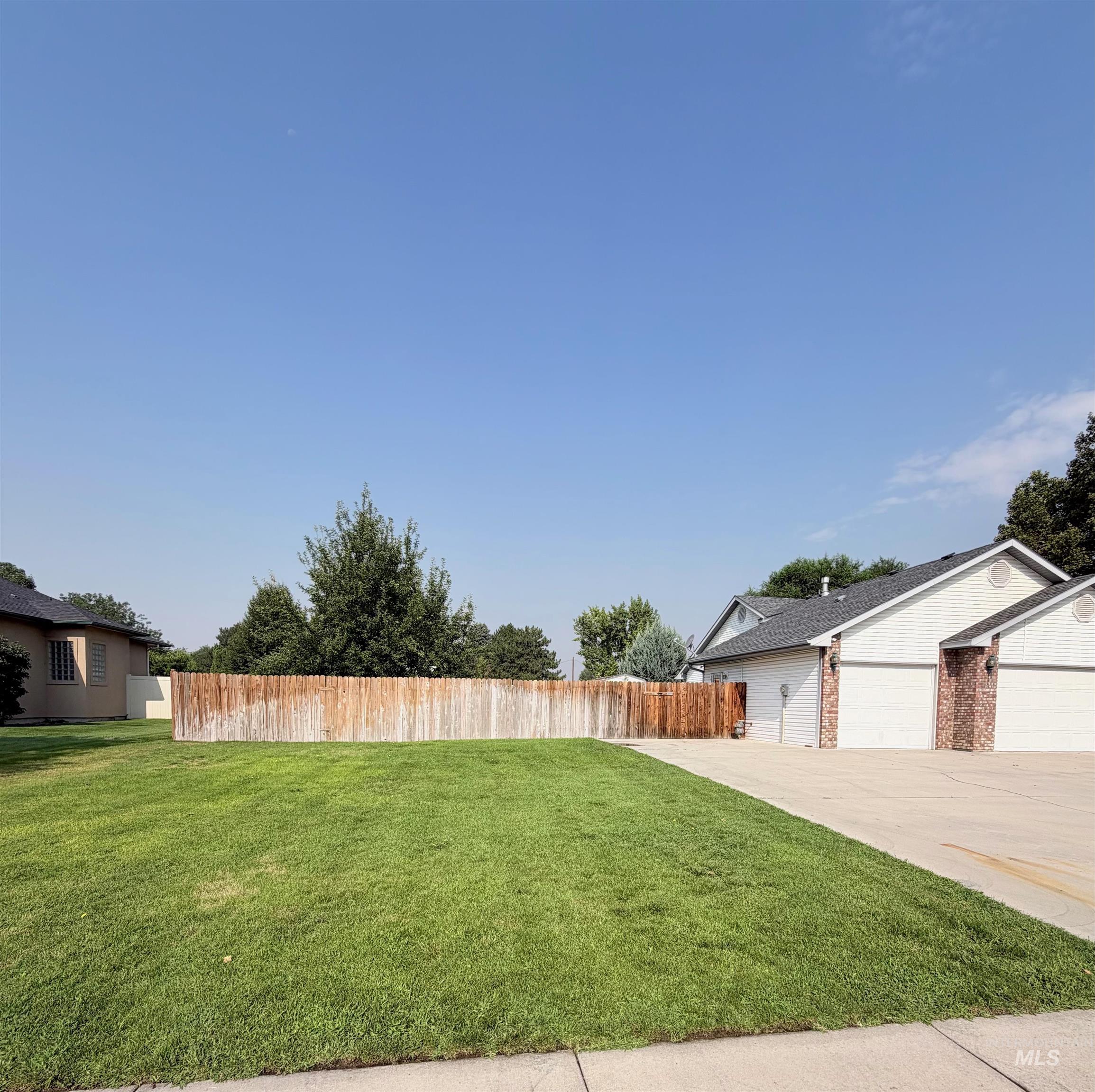 2501 S Meyer St Property Photo 5