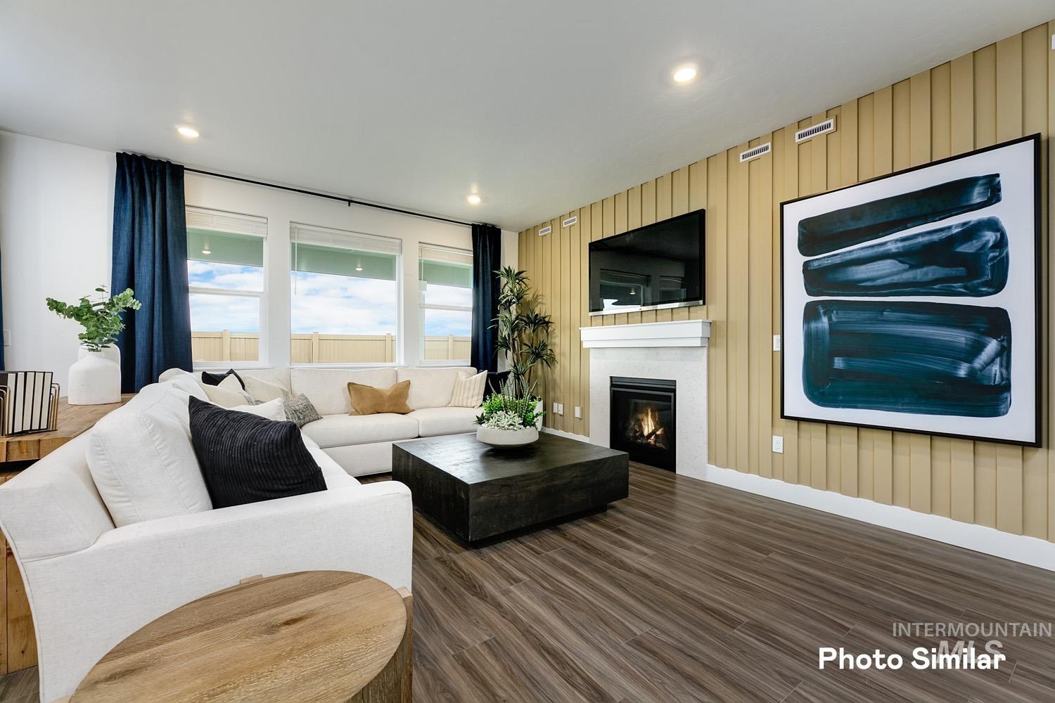 15086 Irisation Ave Property Photo 6