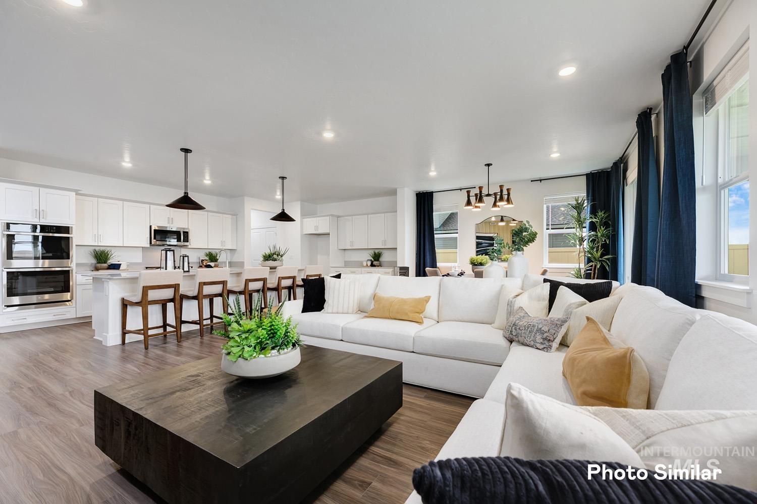 15086 Irisation Ave Property Photo 8