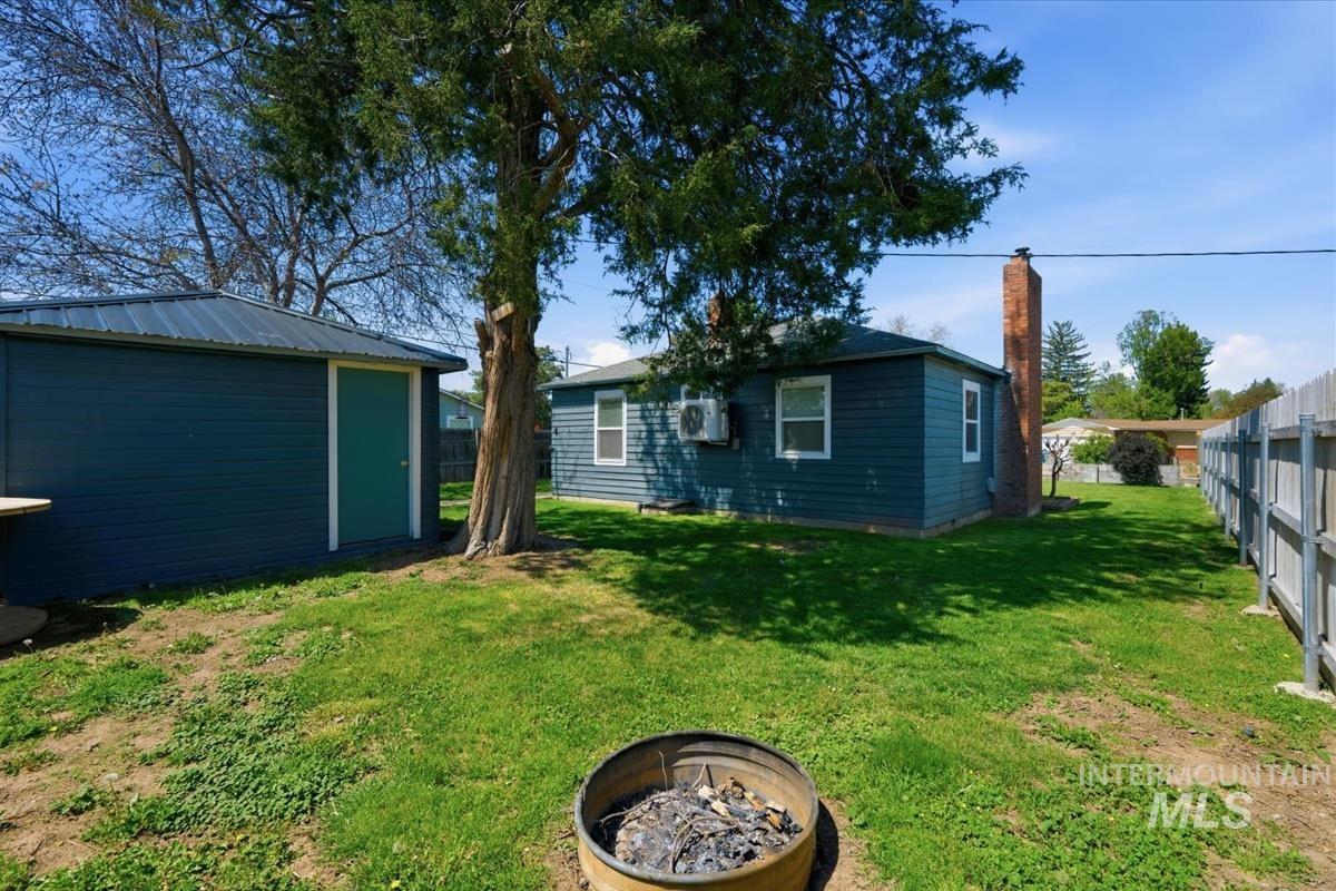 211 W. Dewey Ave. Property Photo 30