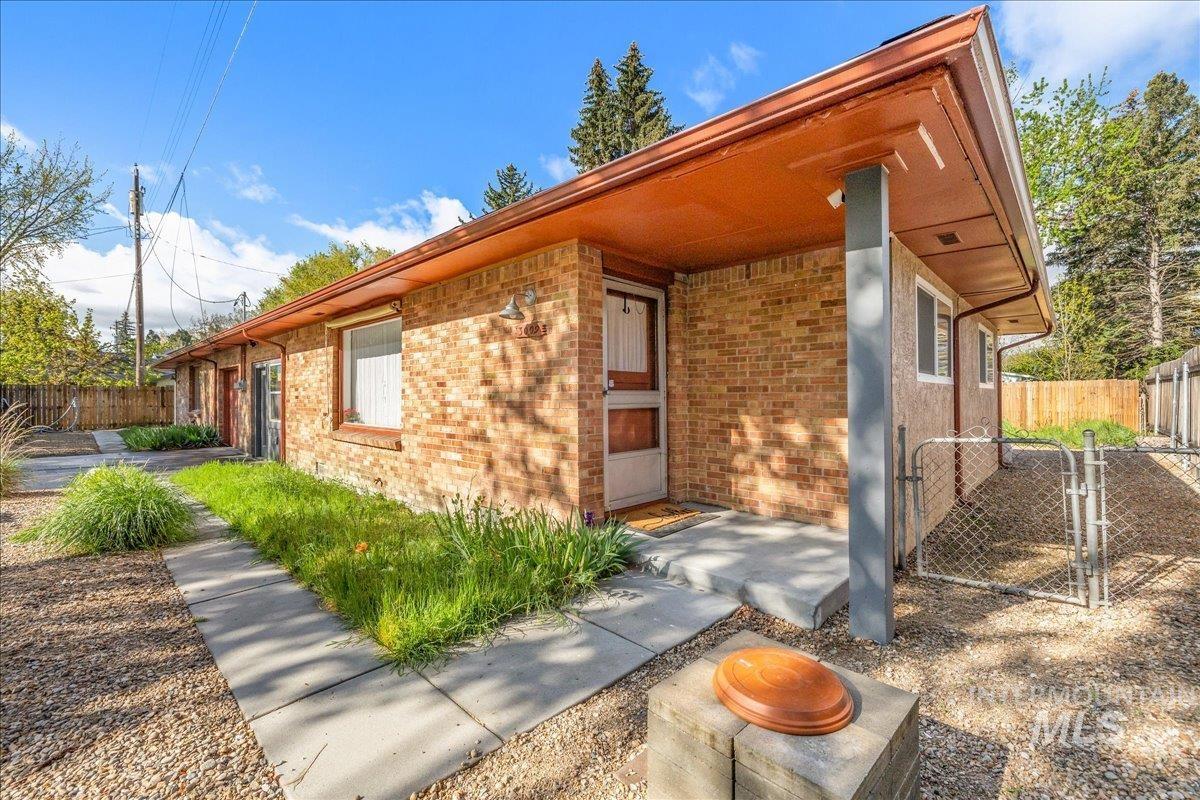 3009 N Tamarack Dr