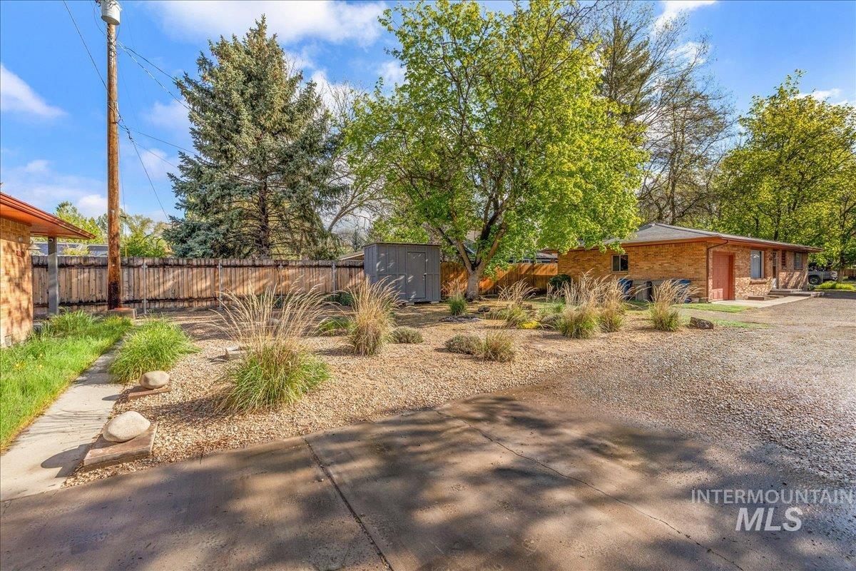 3009 N Tamarack Dr Property Photo 5