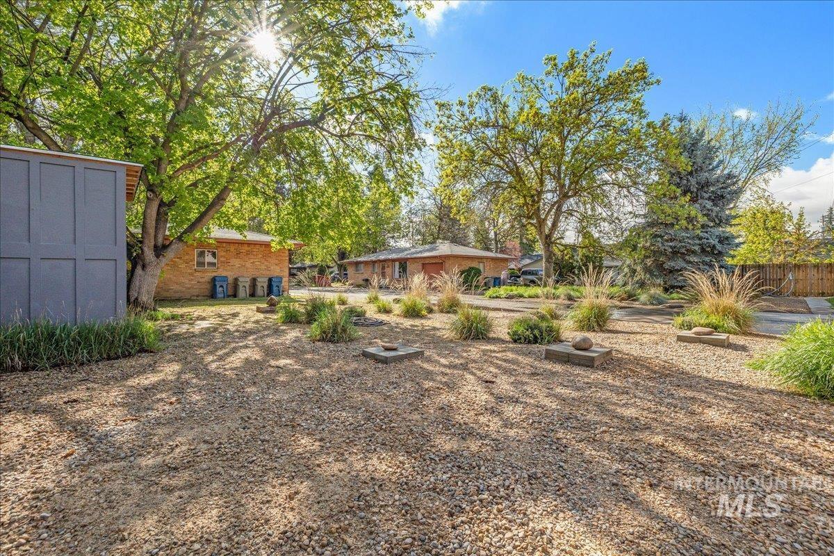 3009 N Tamarack Dr Property Photo 6