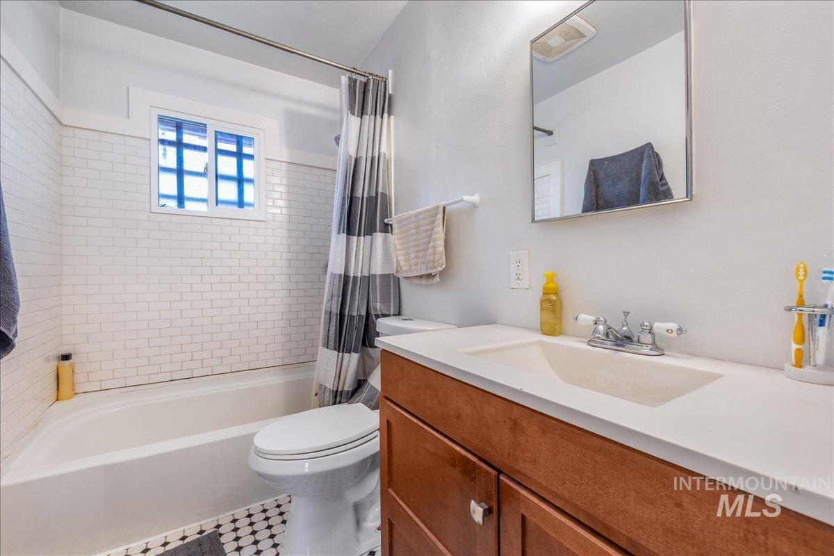 3009 N Tamarack Dr Property Photo 15