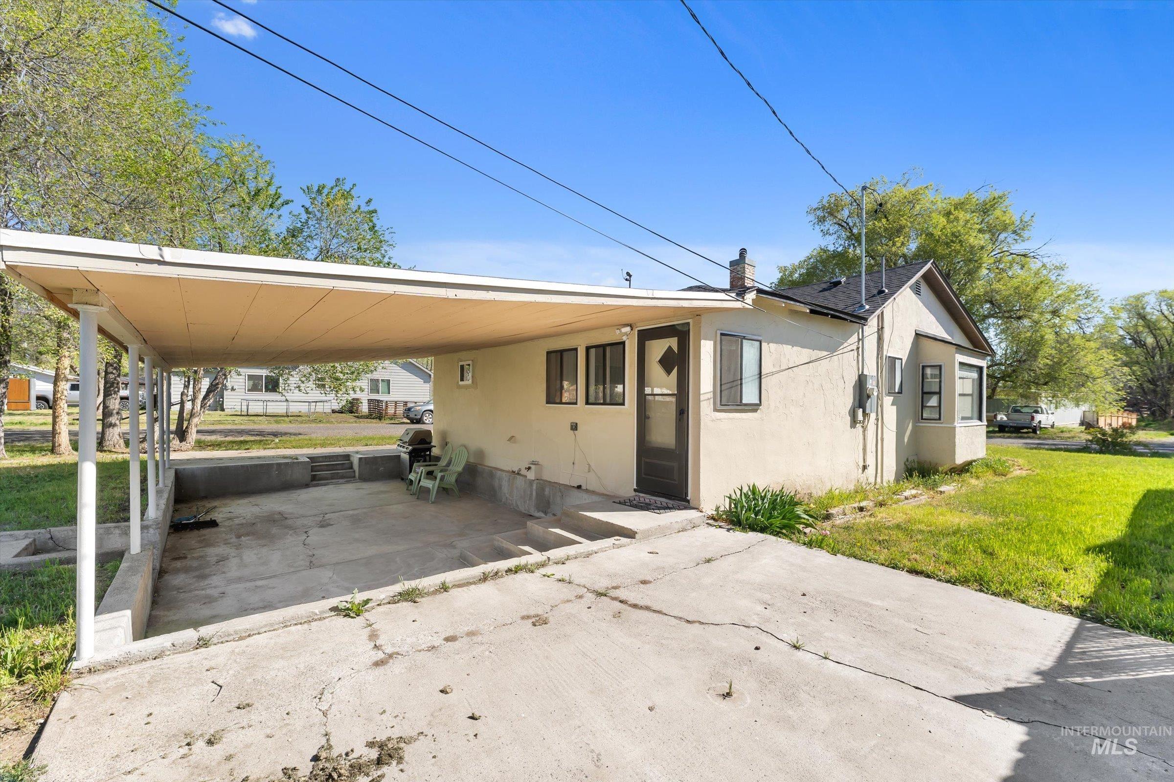 285 N Alton Ave Property Photo 20