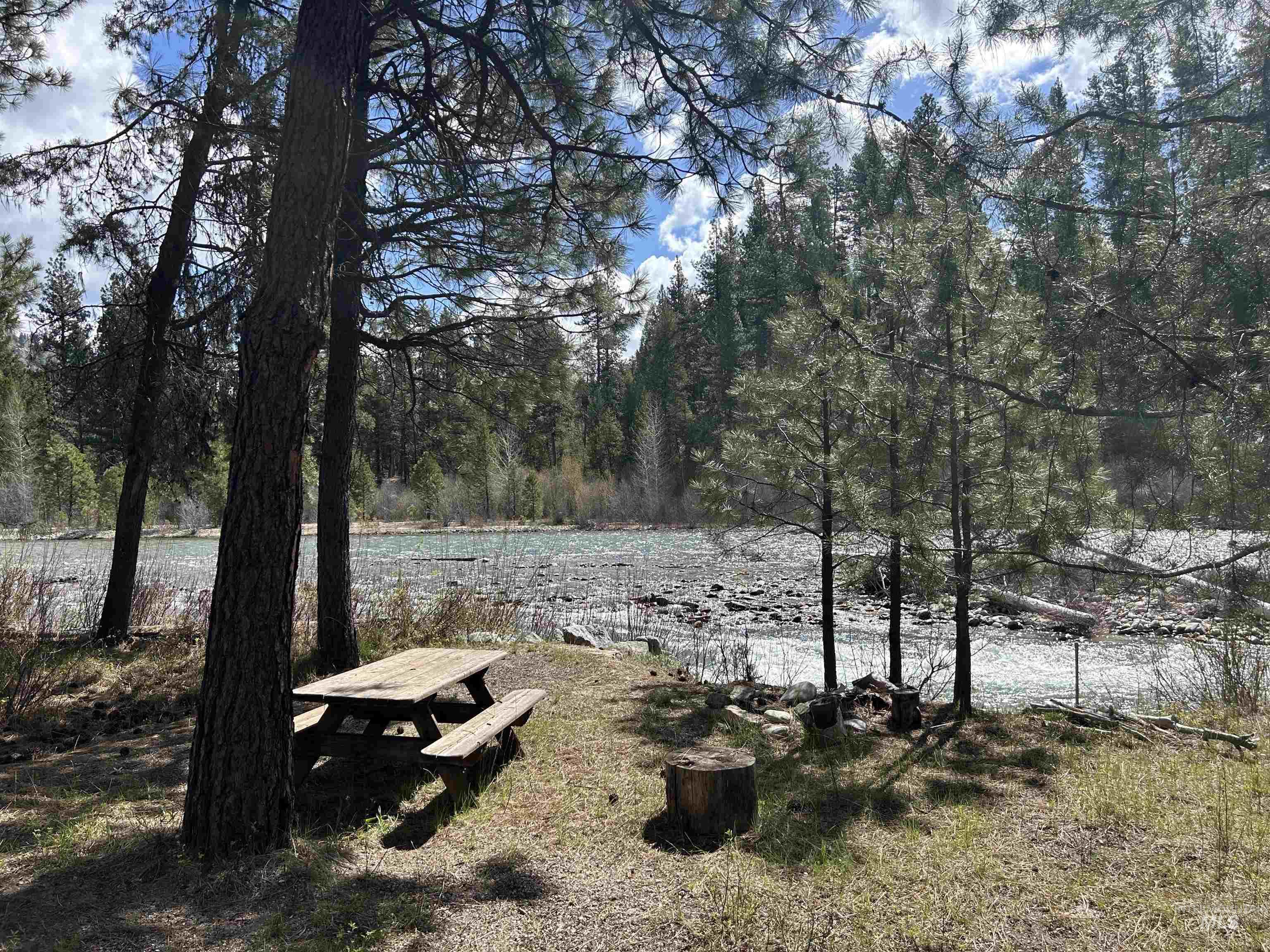17 Bransons Dr Property Photo 1