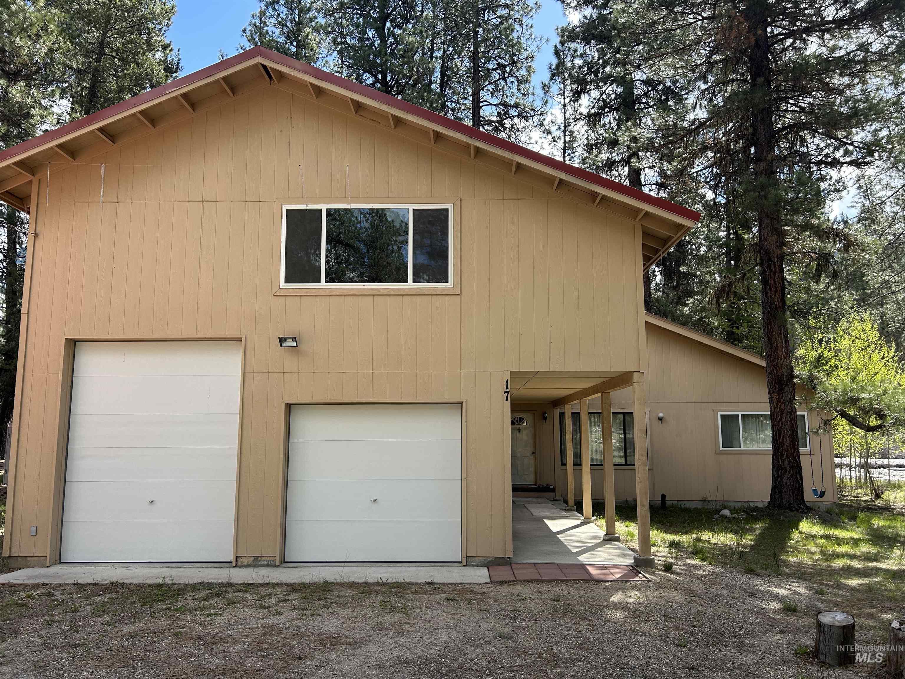 17 Bransons Dr Property Photo 3