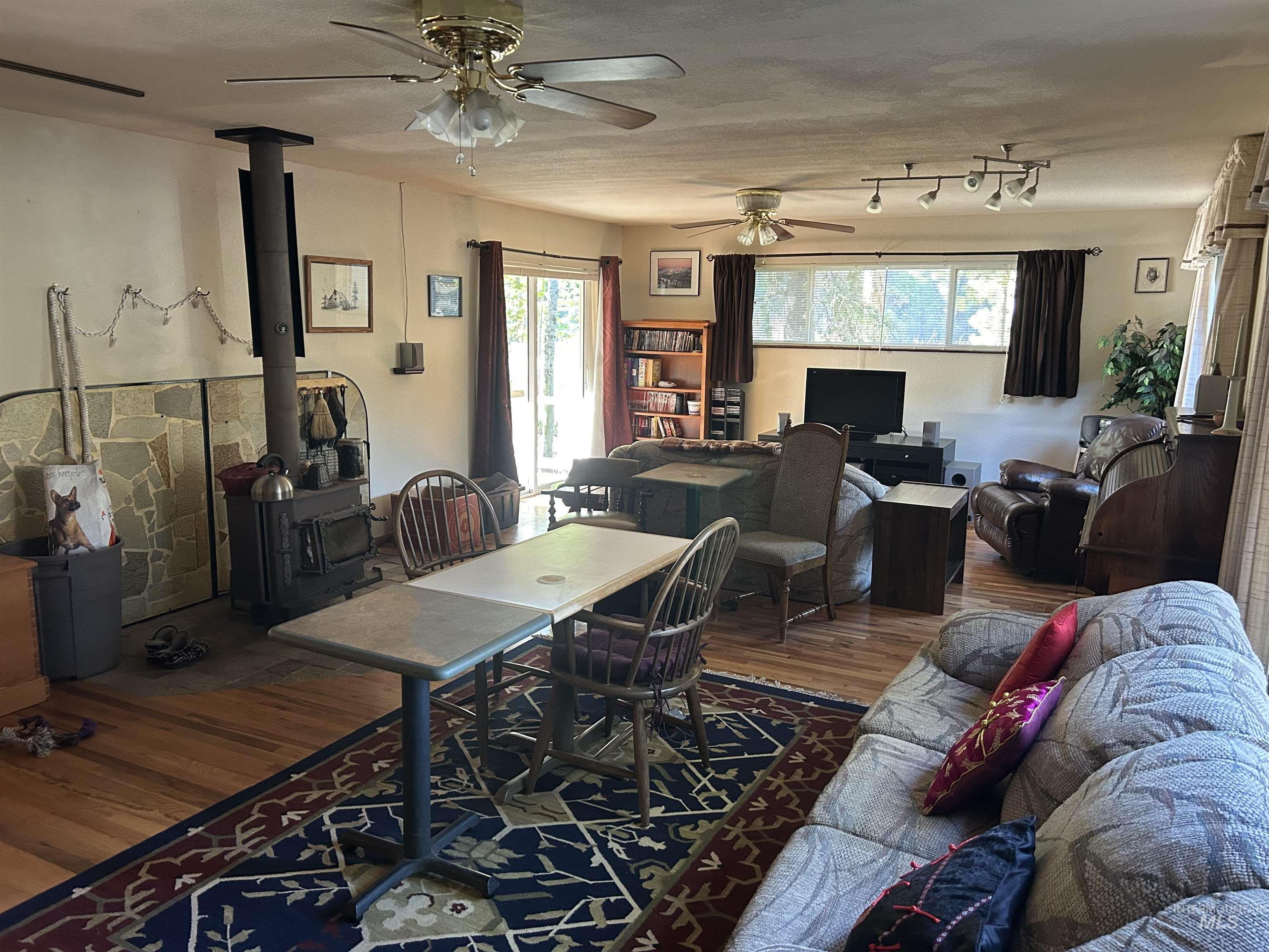 17 Bransons Dr Property Photo 8
