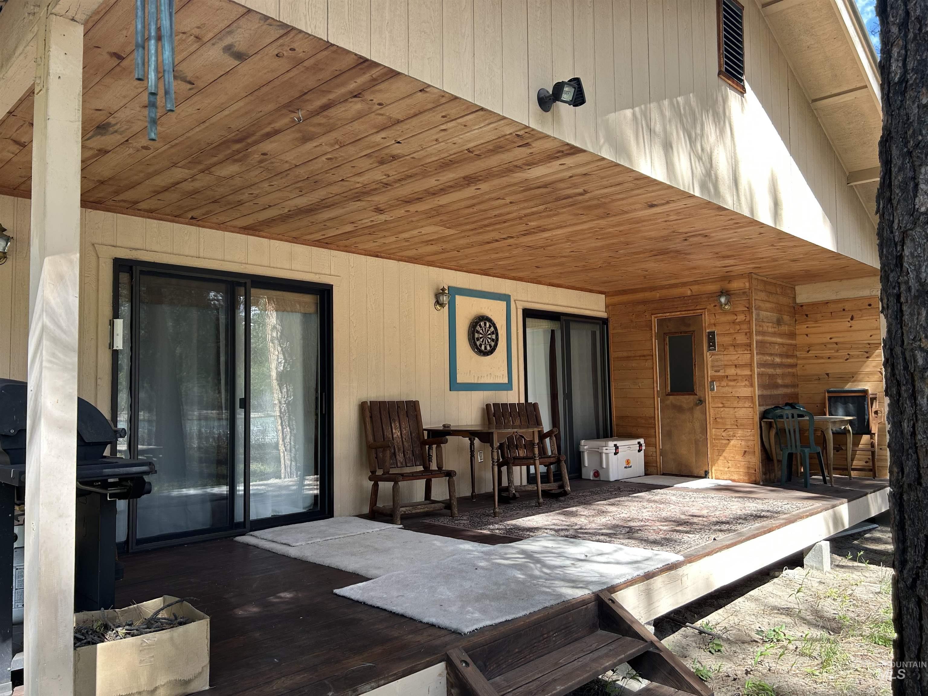 17 Bransons Dr Property Photo 8