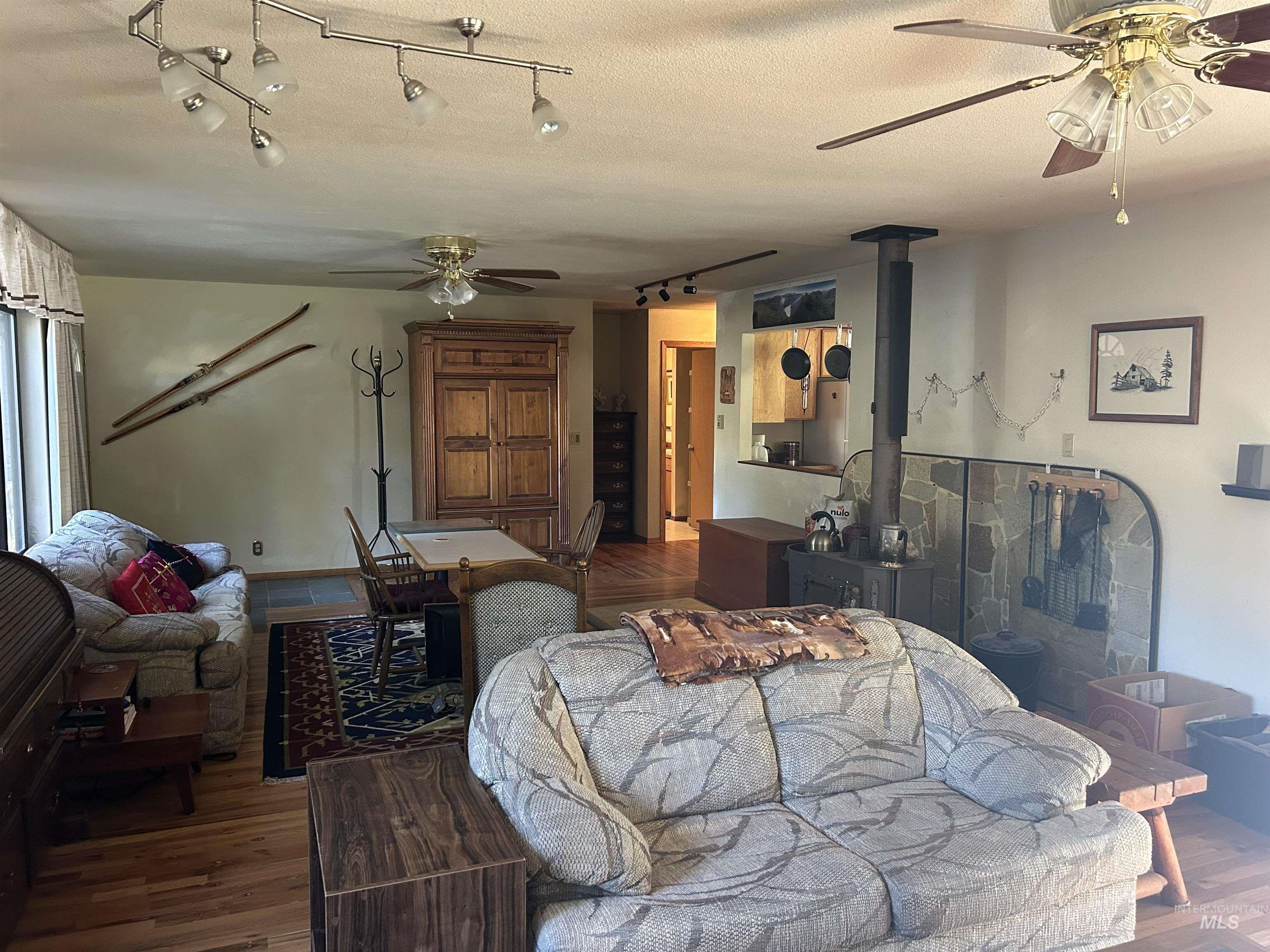 17 Bransons Dr Property Photo 12