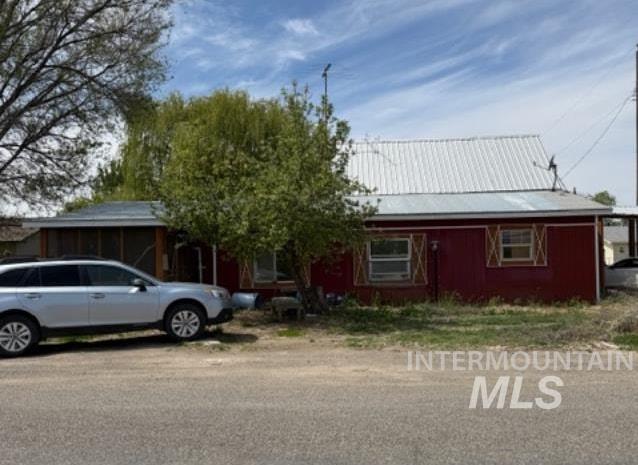 105 3rd Street Property Photo 1