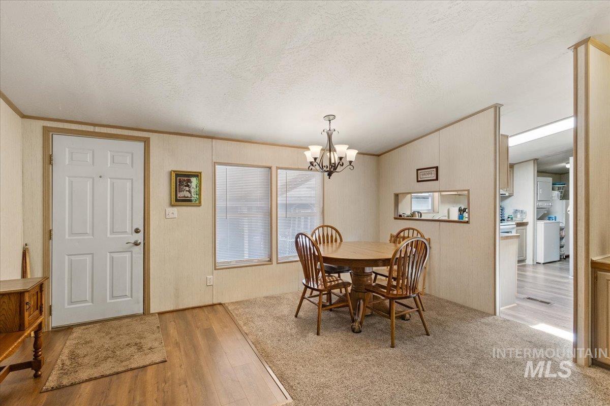 2206 W Oxford Circle Property Photo 3