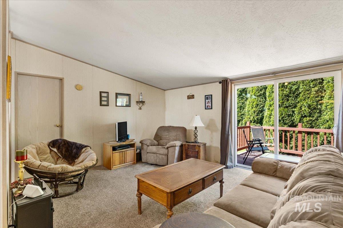 2206 W Oxford Circle Property Photo 5