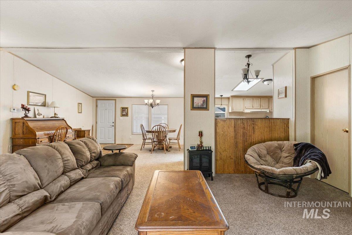 2206 W Oxford Circle Property Photo 8