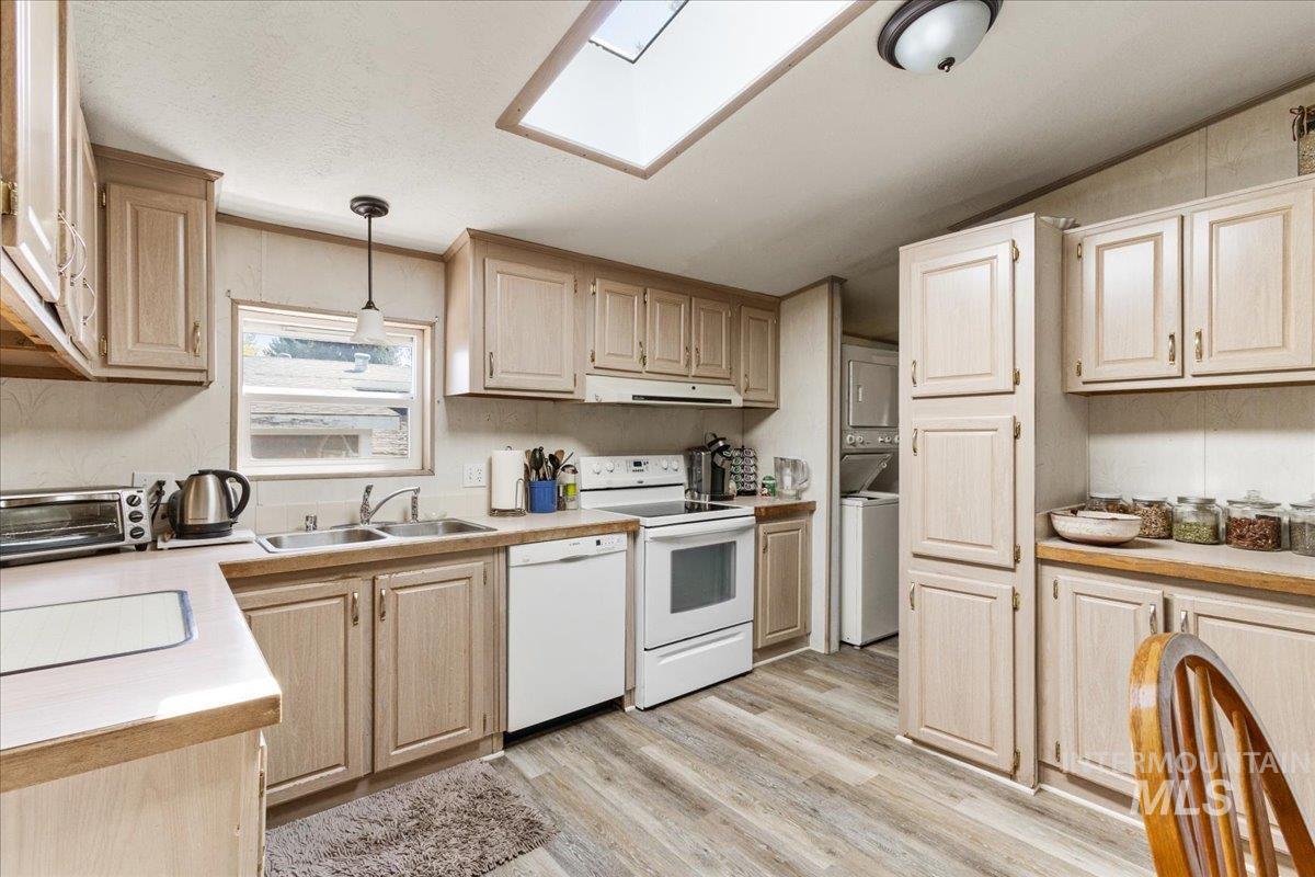2206 W Oxford Circle Property Photo 10