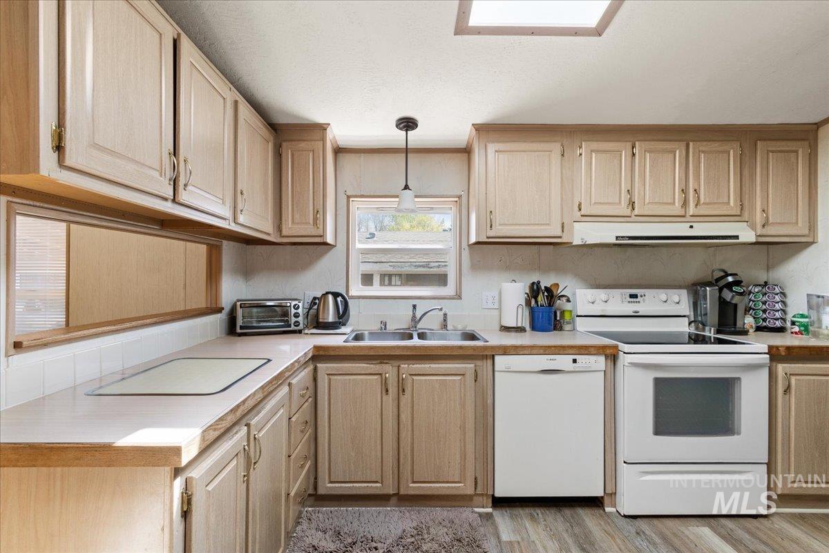 2206 W Oxford Circle Property Photo 12