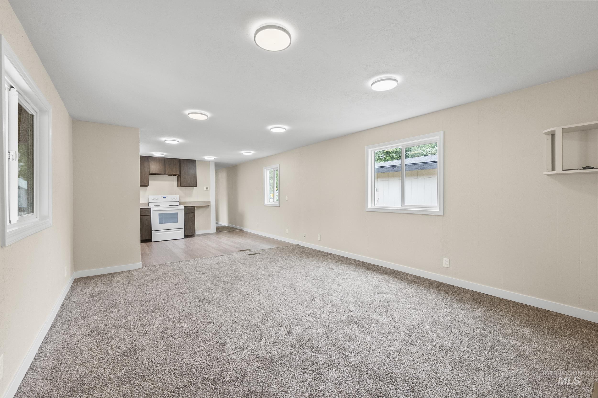 16581 N White Pine St Property Photo 6