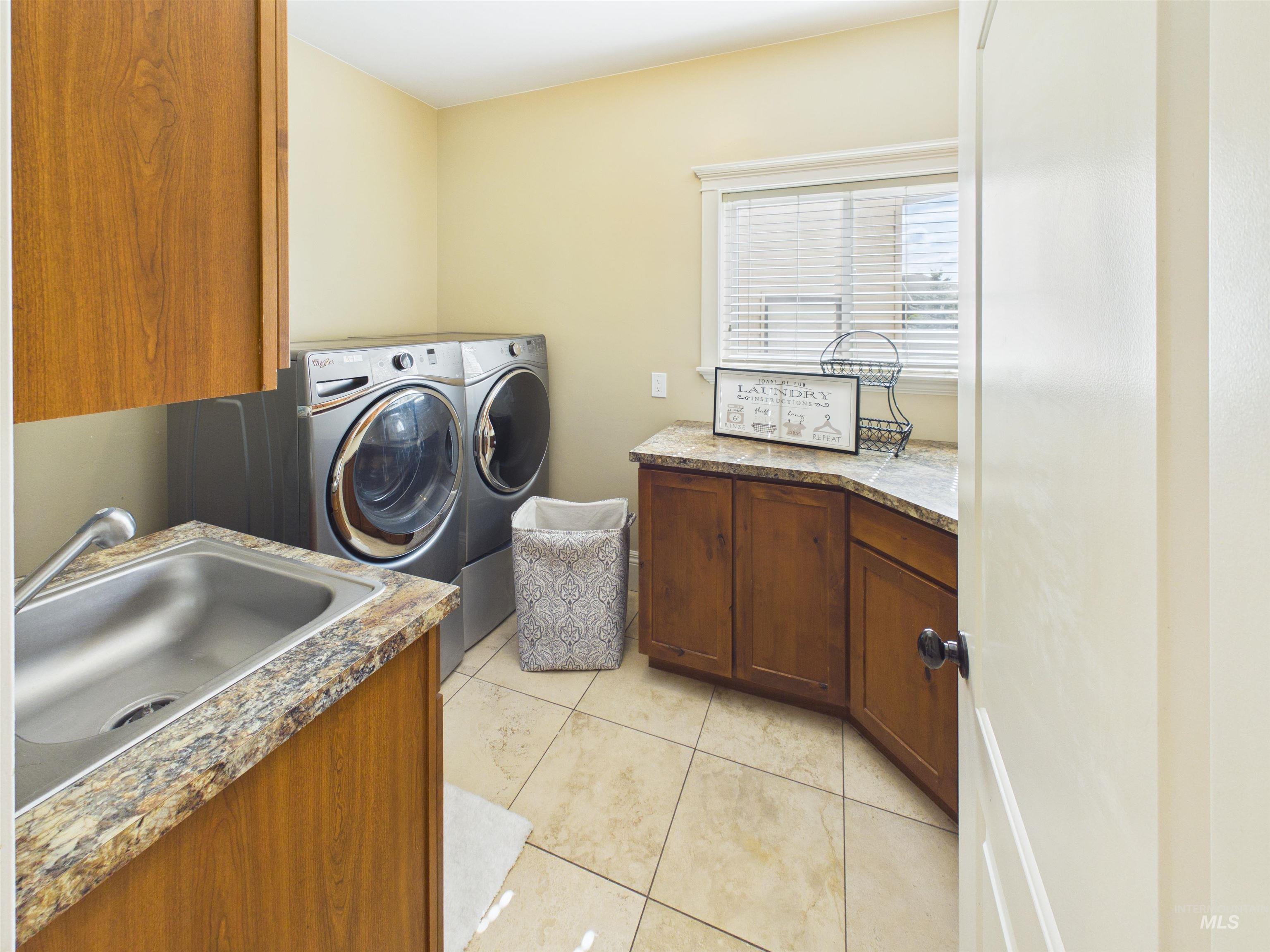 20 W 218 S Property Photo 42