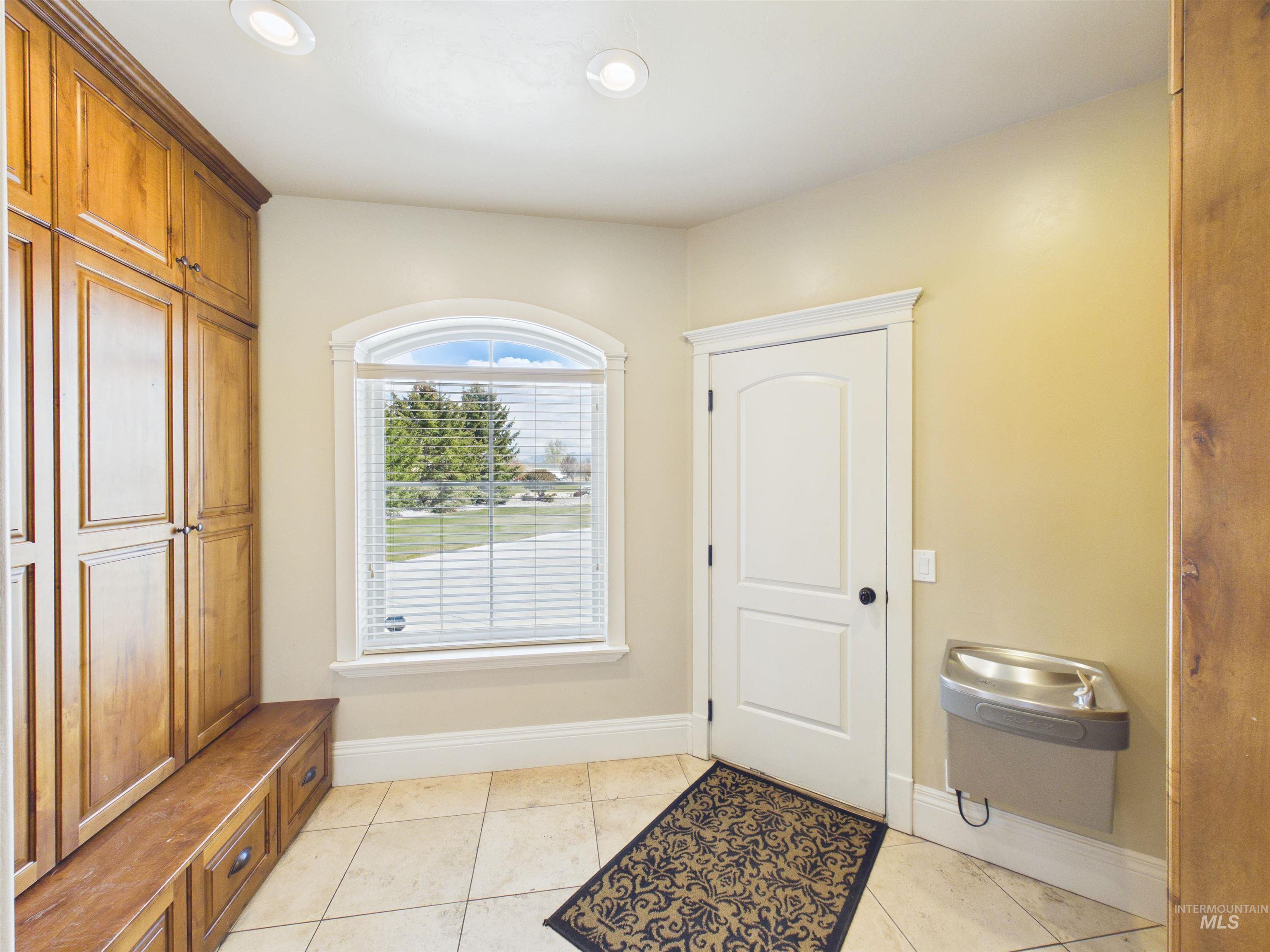 20 W 218 S Property Photo 43