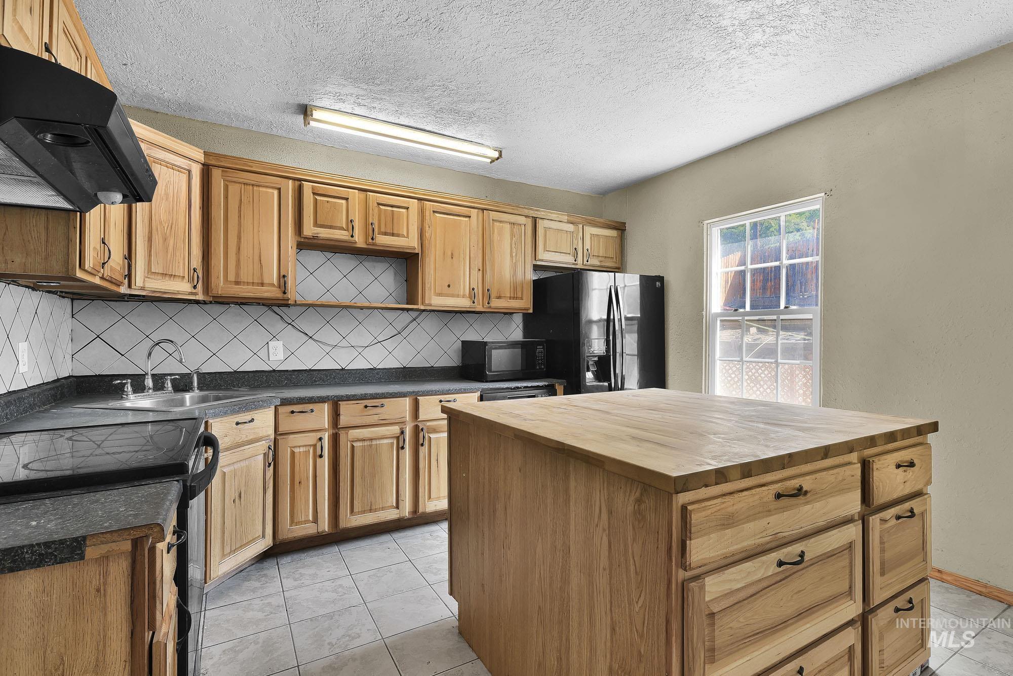 808 N A Street Property Photo 6