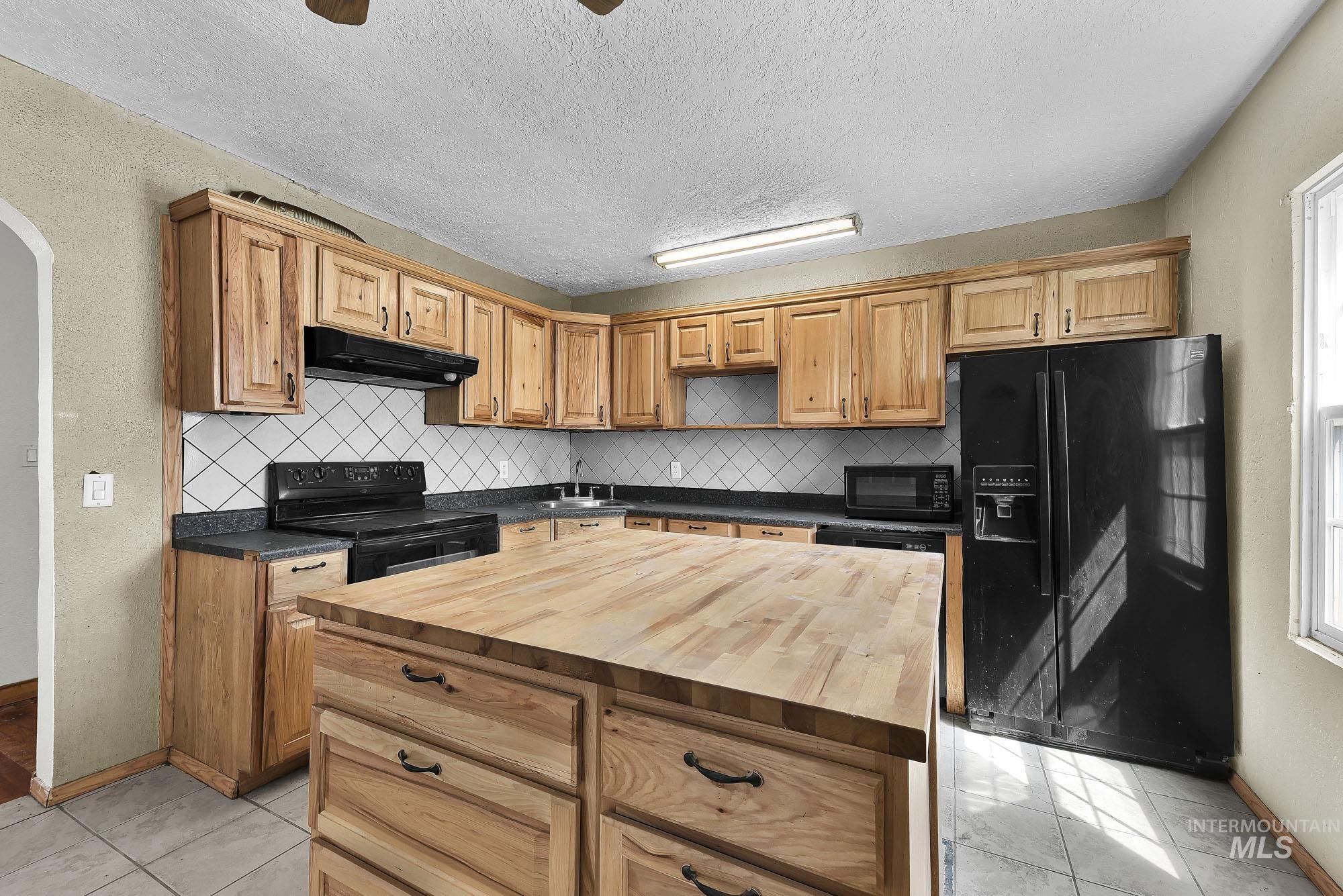 808 N A Street Property Photo 7