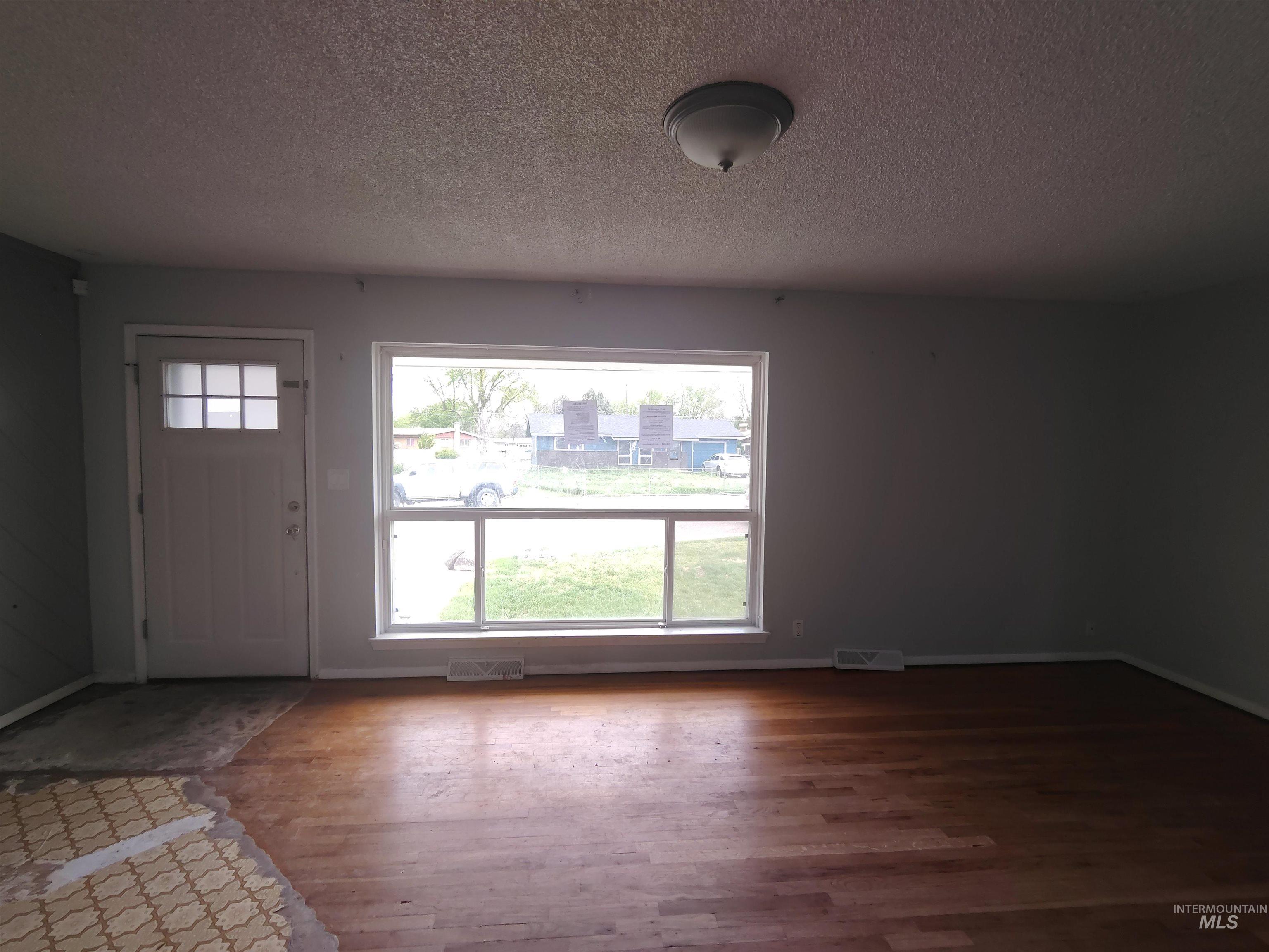 1150 N 9th E Property Photo 3