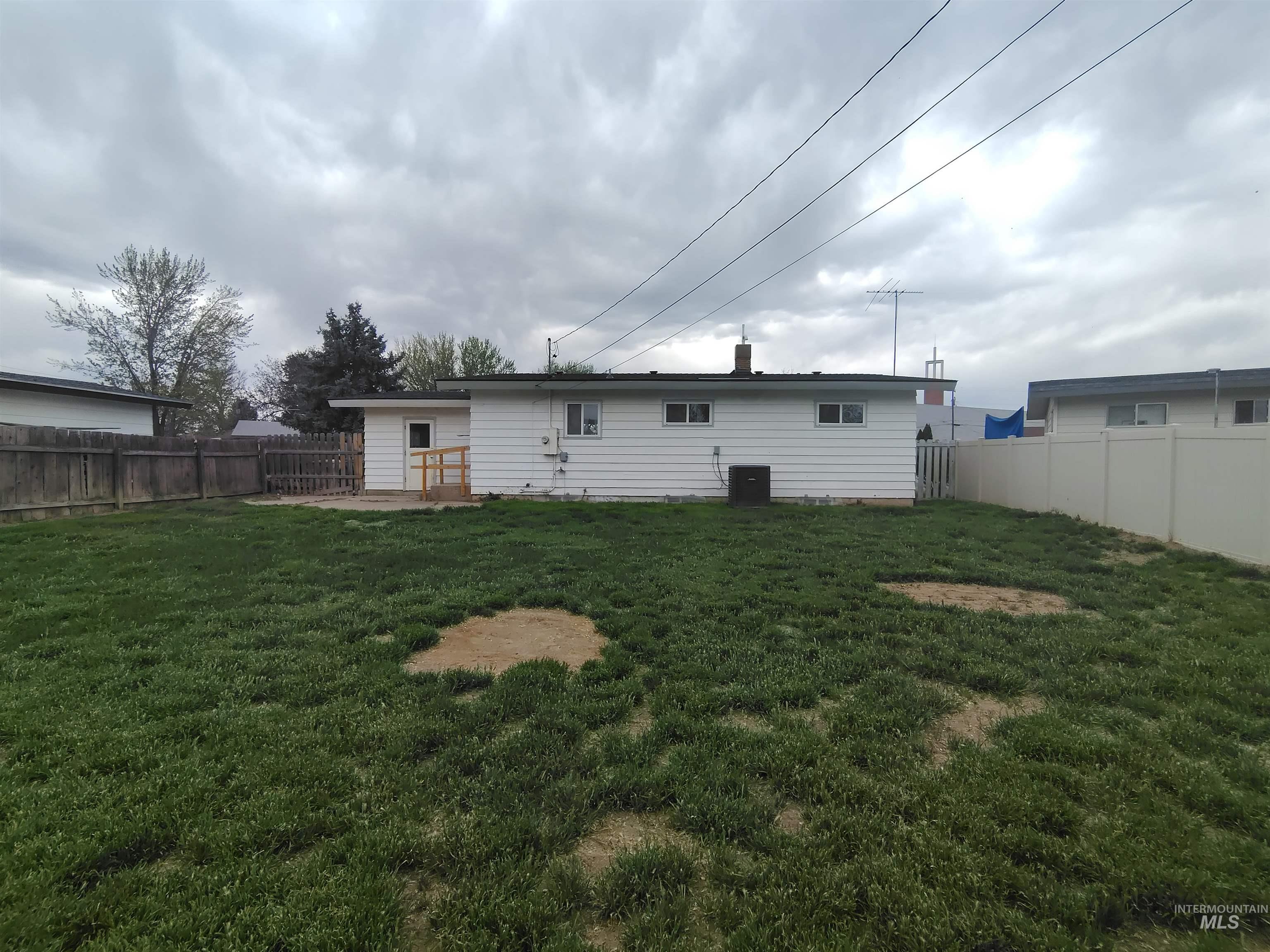 1150 N 9th E Property Photo 17