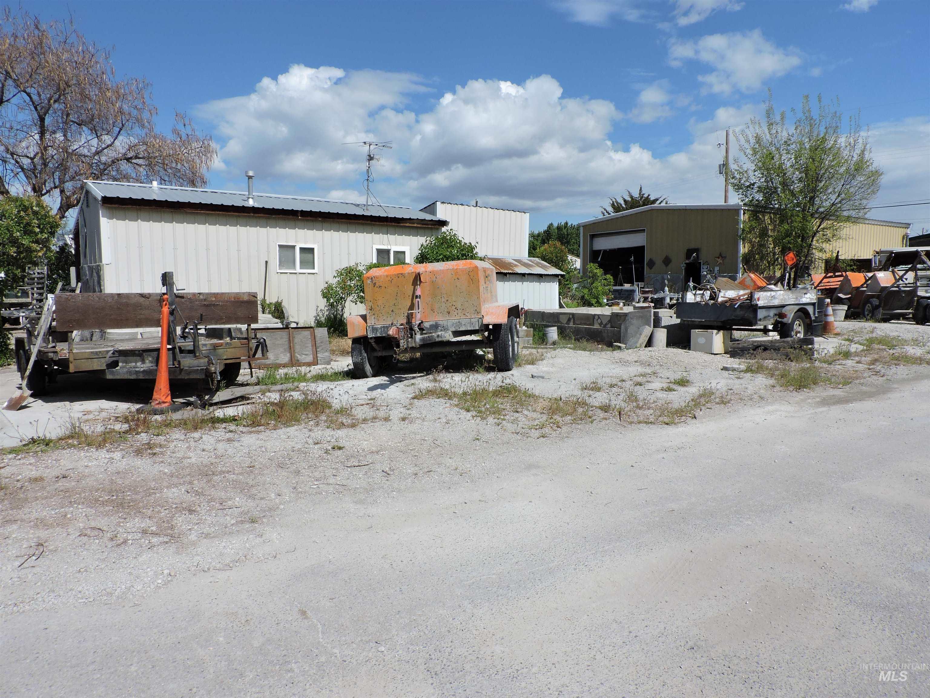 4776 Goodall Property Photo 4