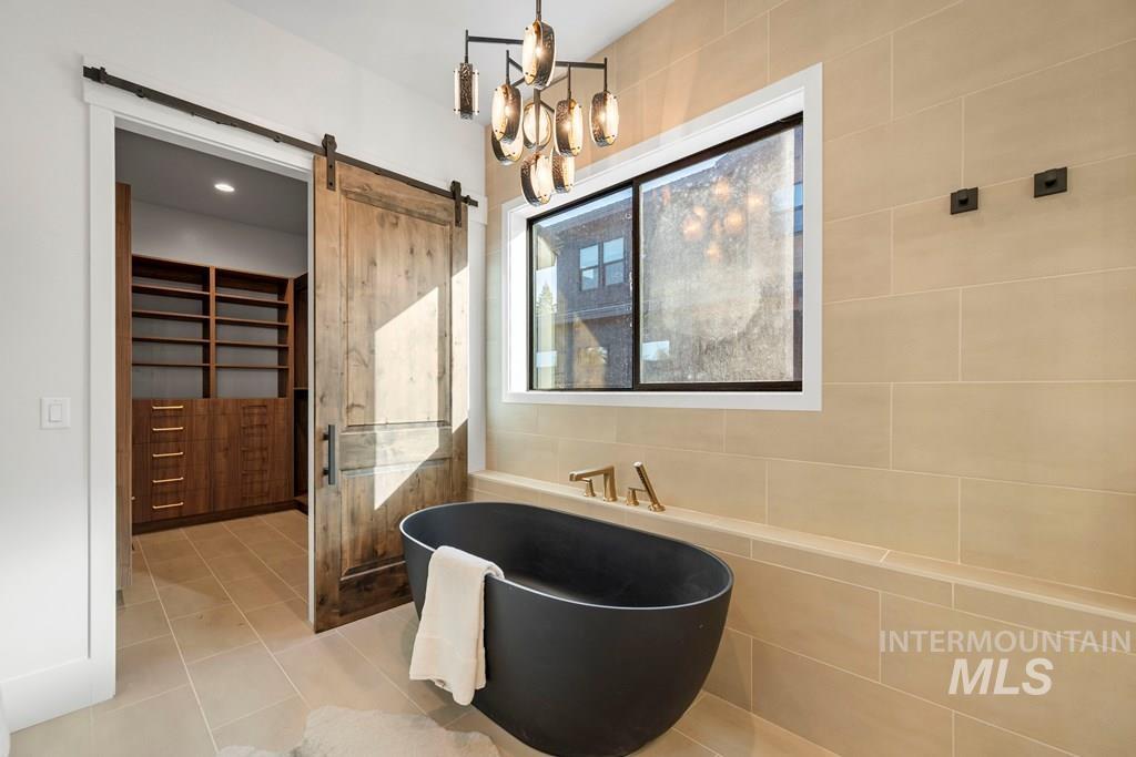 1008 Violet Way Property Photo 14