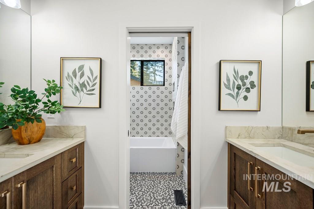 1008 Violet Way Property Photo 24