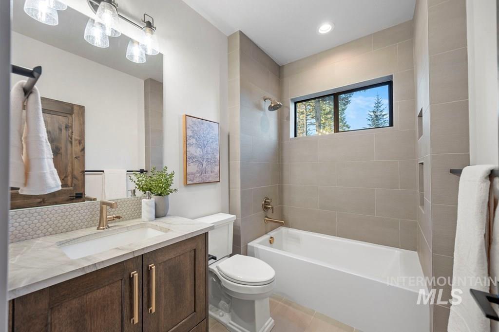 1008 Violet Way Property Photo 32