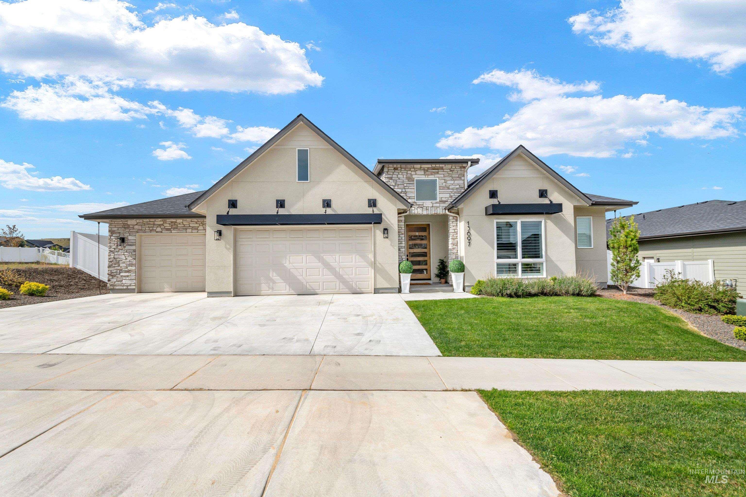 13697 N Sage Grouse Way Property Photo 3