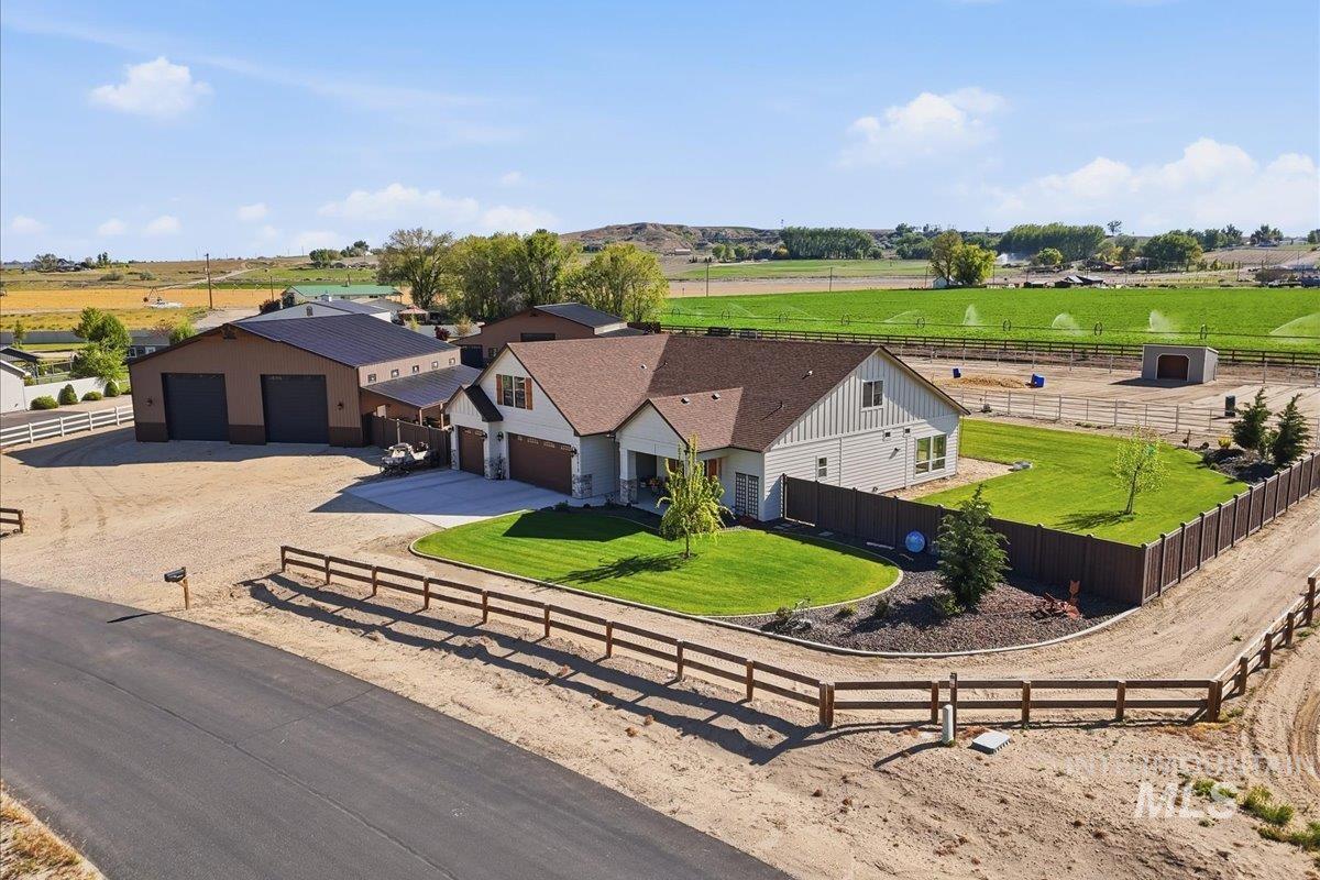 25810 Chandler Dr Property Photo 4