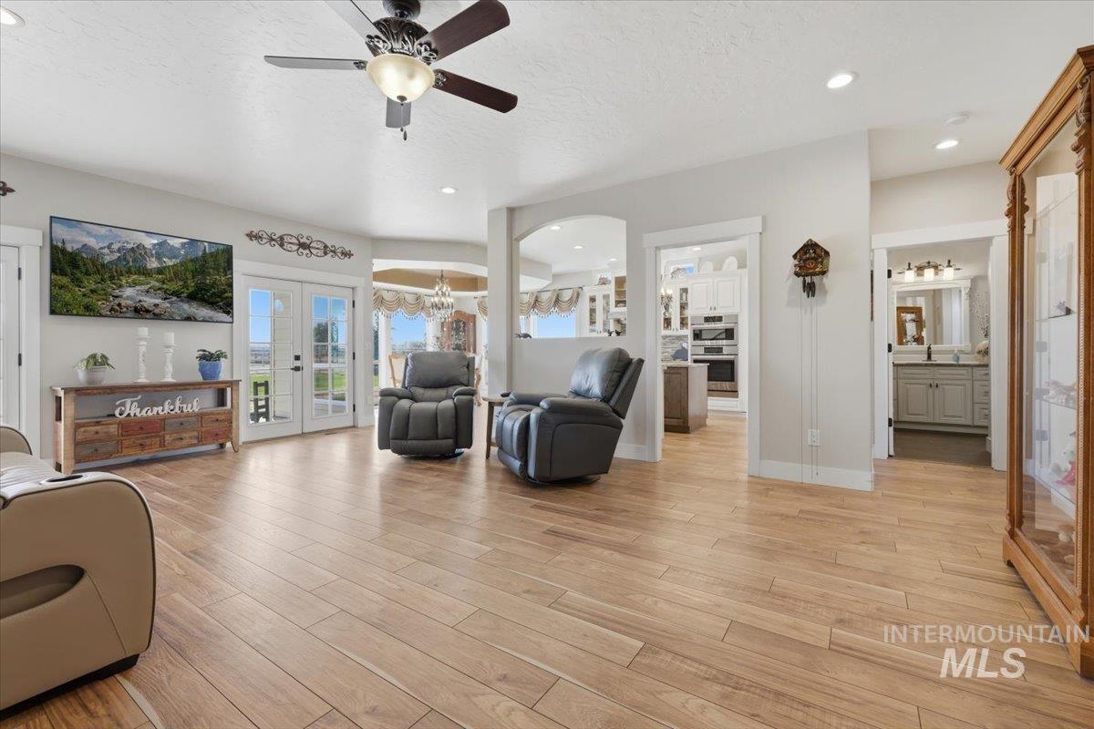 25810 Chandler Dr Property Photo 28
